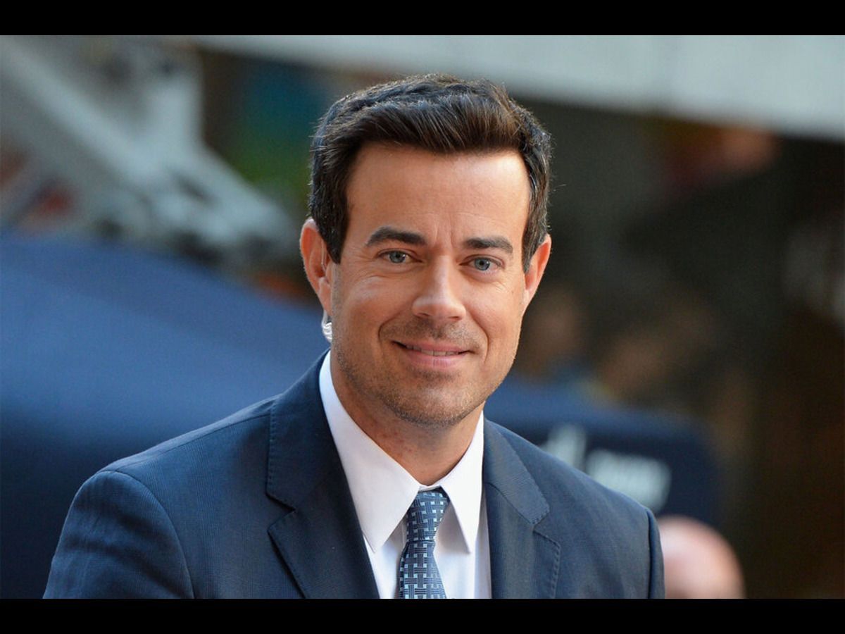 Host Carson Daly (Image via NBC)