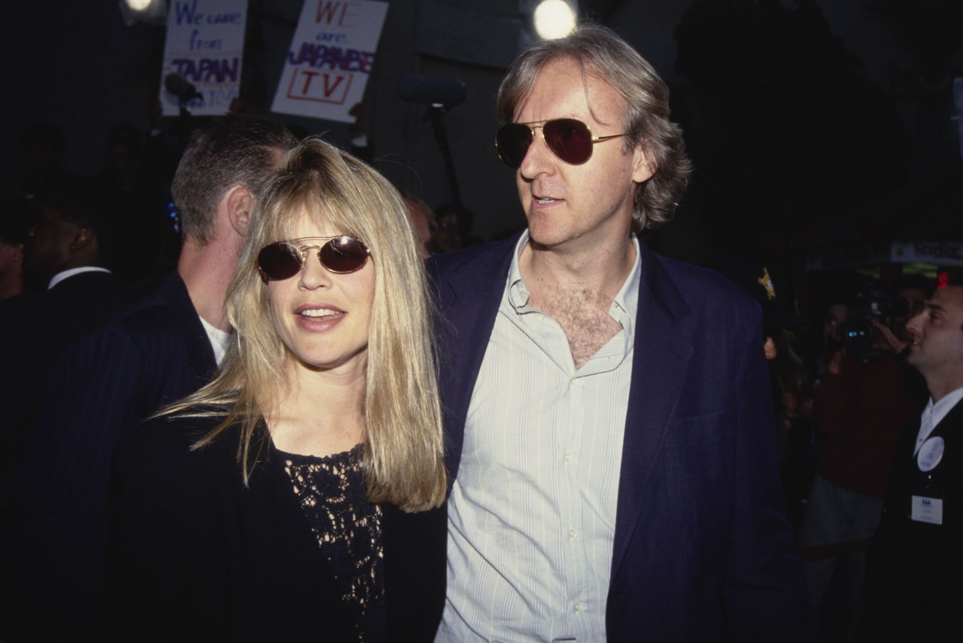 A young Linda Hamilton (left) - Image via Getty