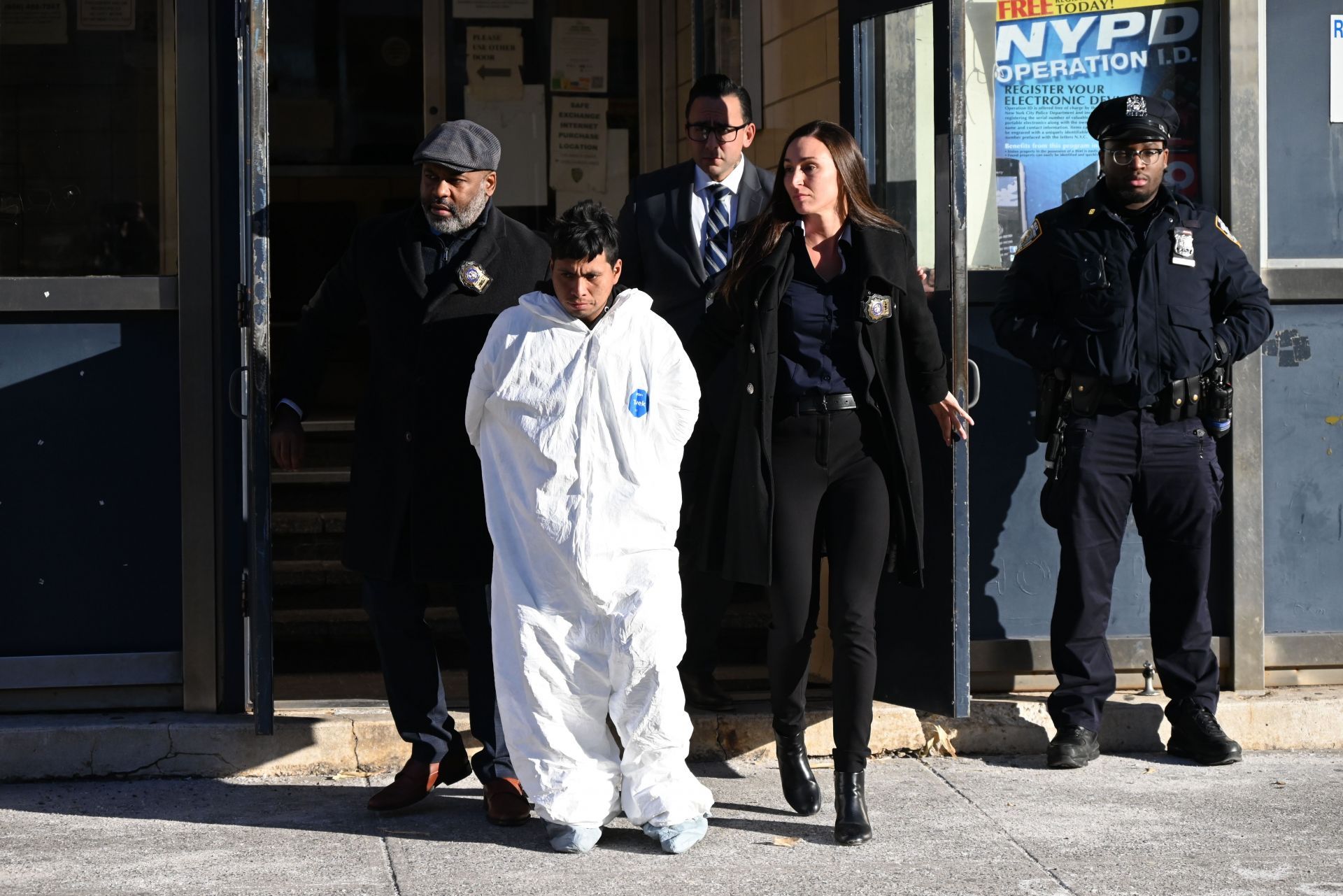 Man arrested for allegedly setting woman on fire aboard subway in Brooklyn - Source: Getty