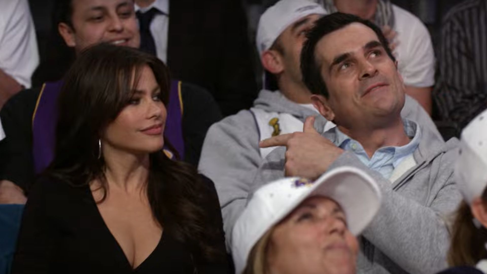 Sof&iacute;a Vergara and Ty Burrell (Image via ABC)