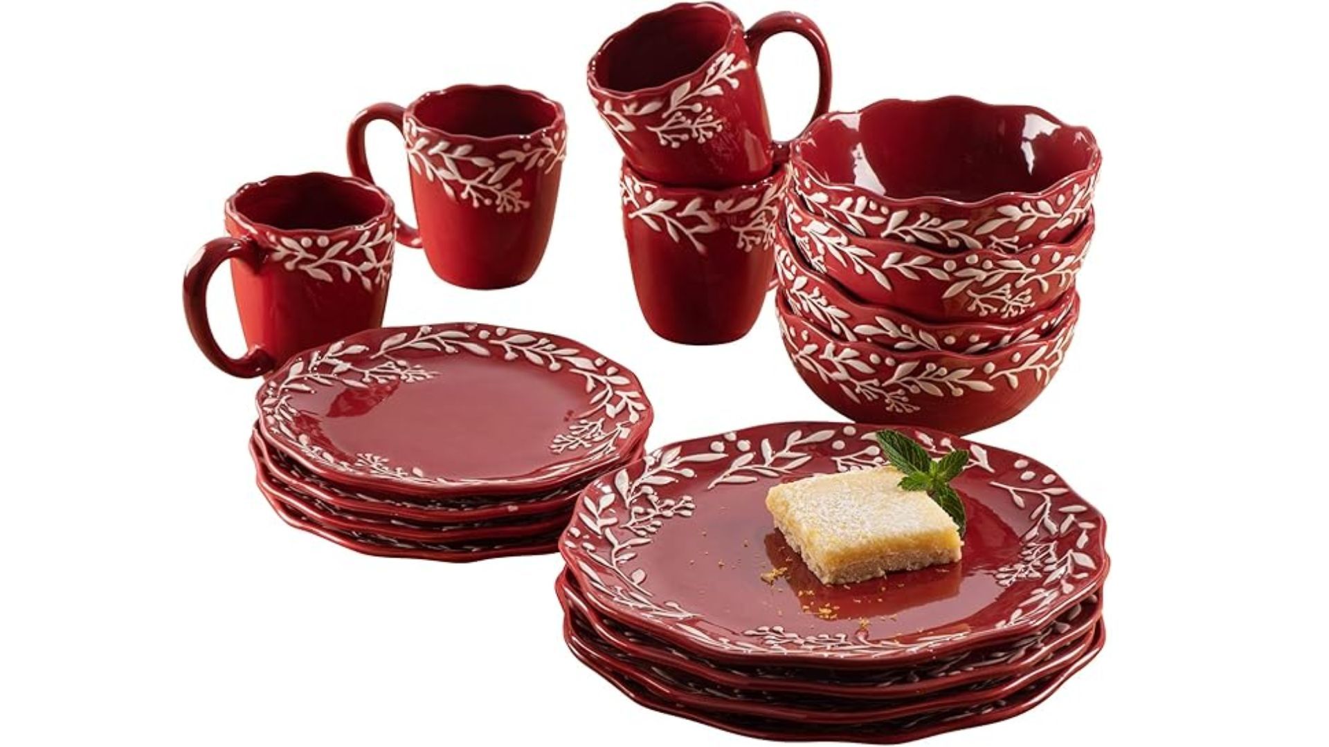 Bianca Mistletoe Holiday Round Dinnerware Set (Image via Amazon)