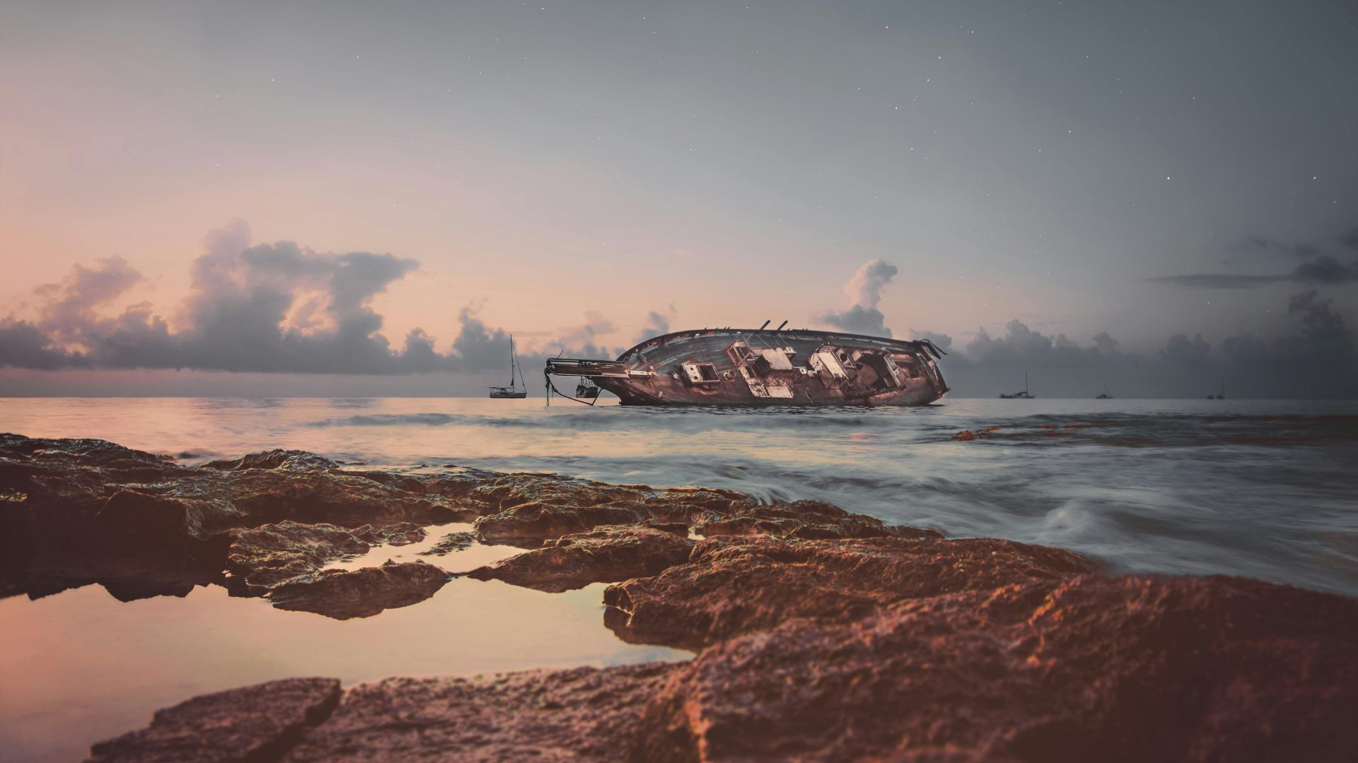 Shipwreck (Image via Pexels/Nadine Biezmienova)