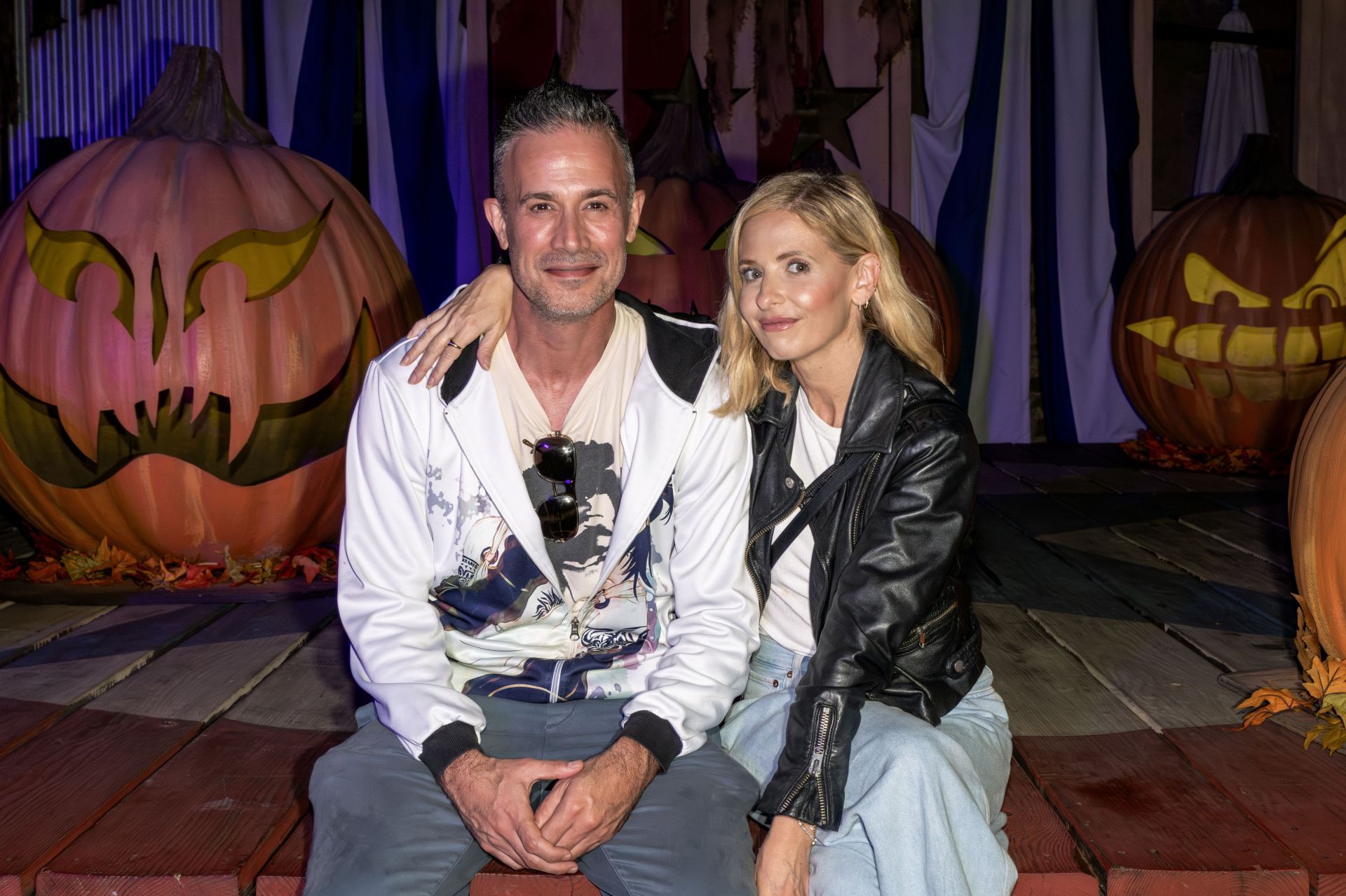 Sarah Michelle Gellar And Noah Beck Celebrate 50 Years Of Nightmares At Knott&#039;s Scary Farm - Source: Getty