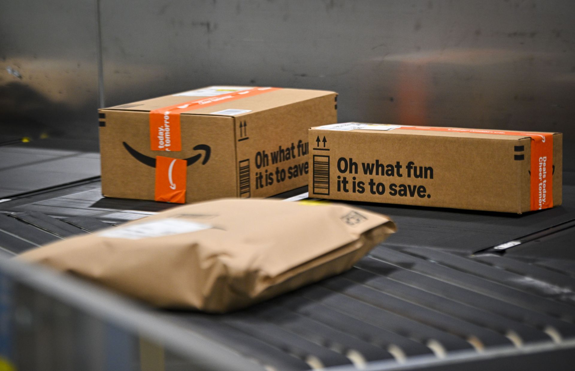 Amazon Warehouse Operates On Cyber Monday - Source: Getty