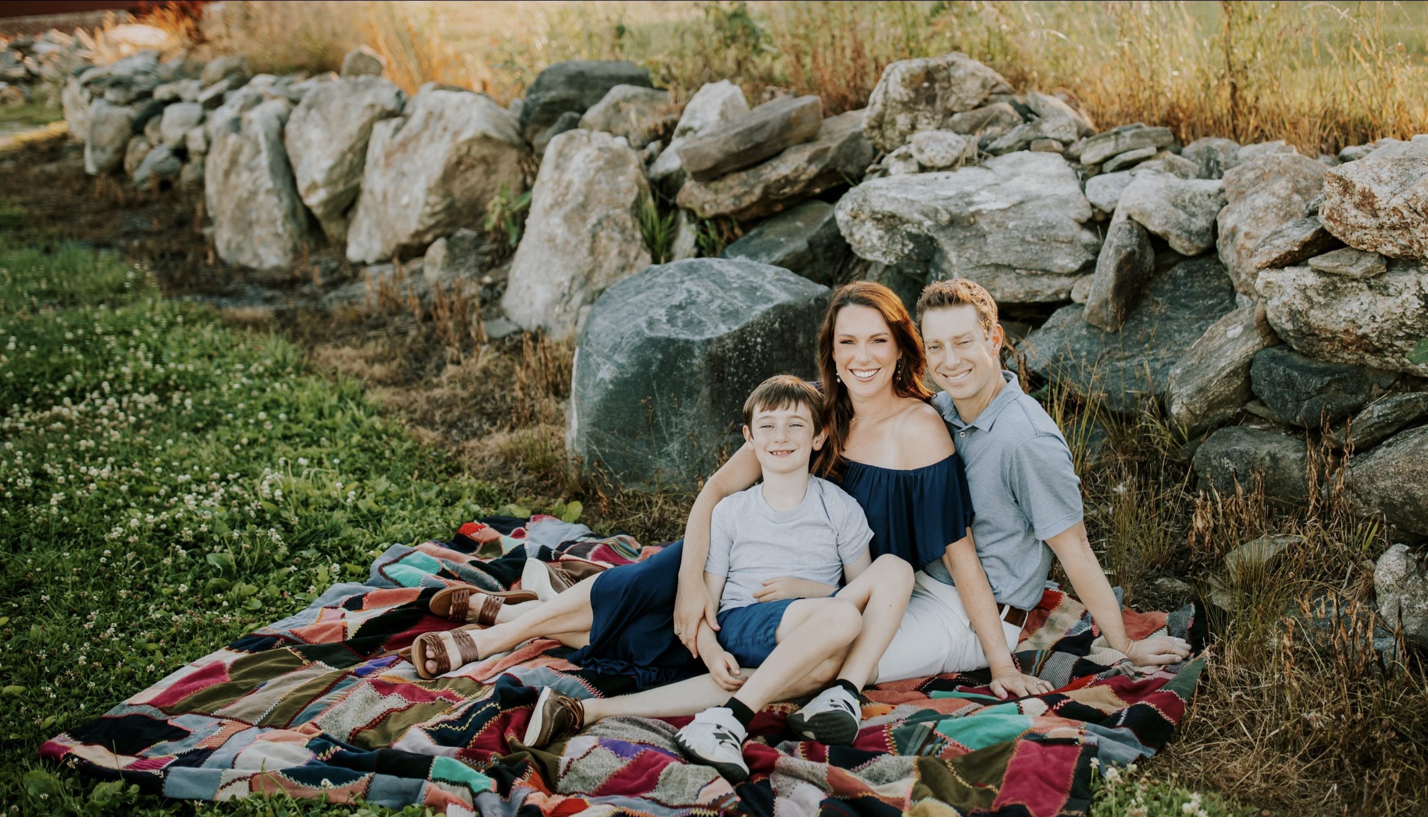 Zach Jones, his wife Amber, and their 10-year-old son Silas (Image via Mustering Courage)