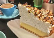 Cuban coffee and a slice of key lime pie (Image via Instagram/@moondogcafekw)