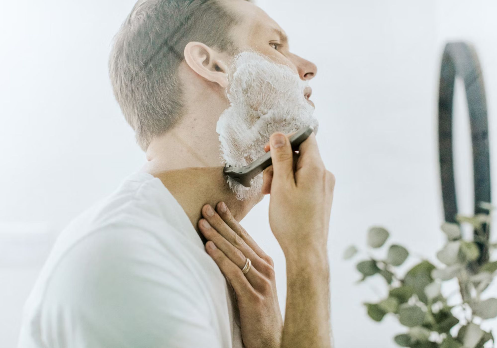 Beard grooming (Image via Unsplash/ Supply)