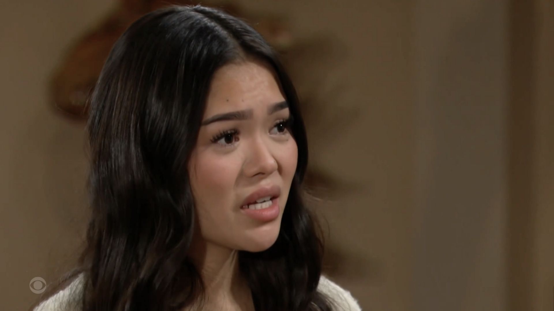 Luna talks to Bill on The Bold and the Beautiful | Image: CBS