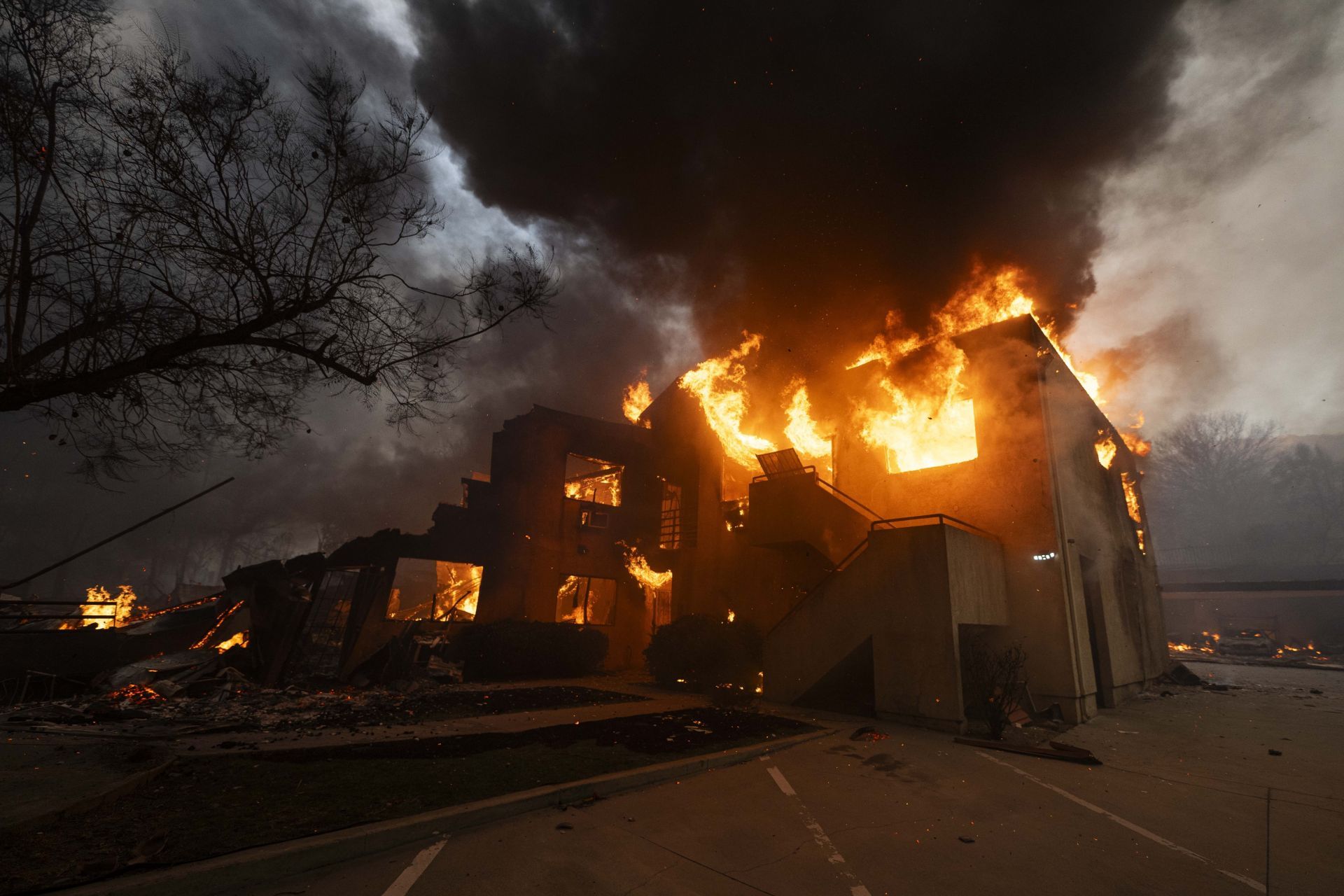 The Eaton fire has claimed five lives so far (Image via Jon Putman/Anadolu/Getty Images)