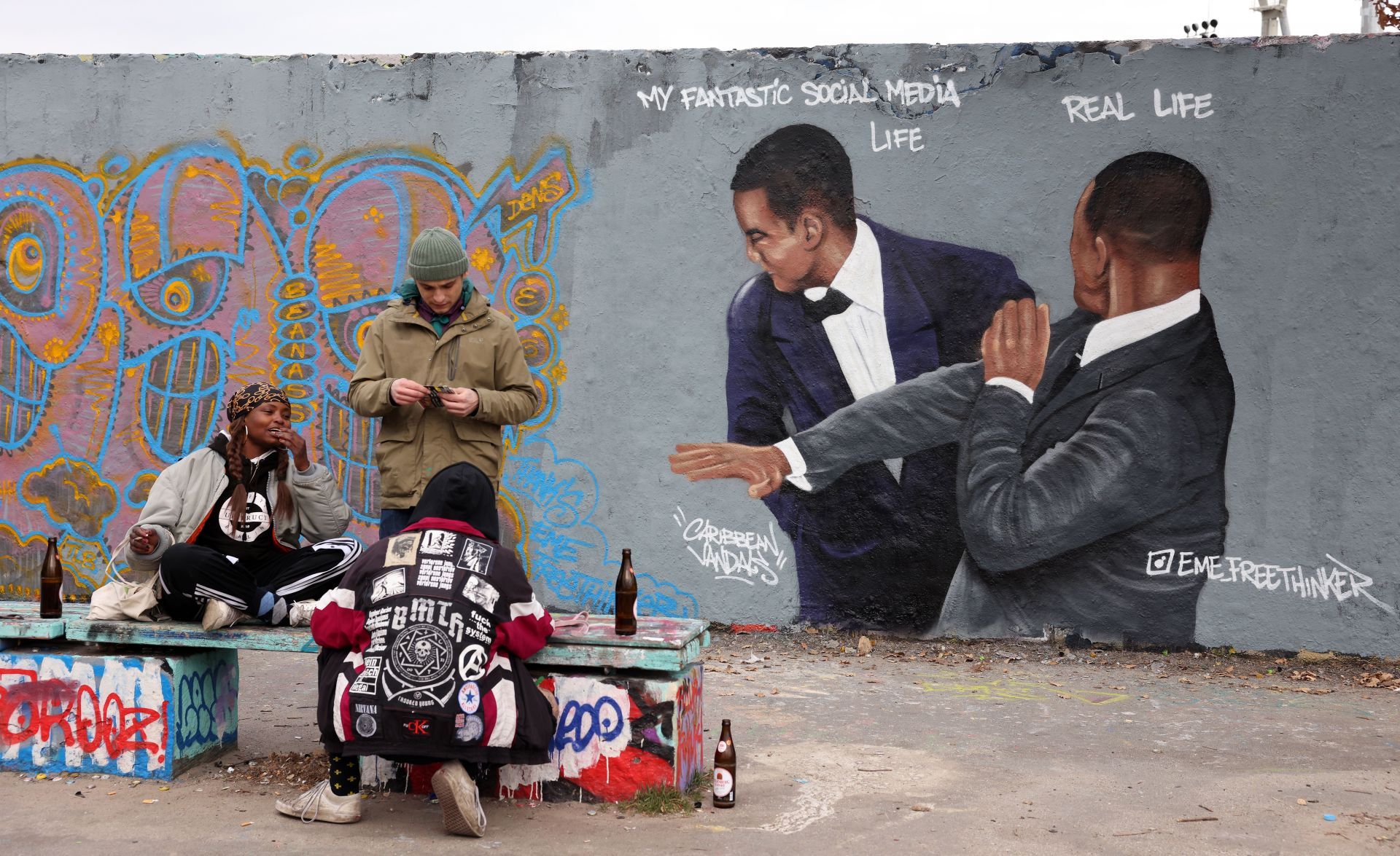 Graffiti Depicts Will Smith Slapping Chris Rock In Berlin - Source: Getty