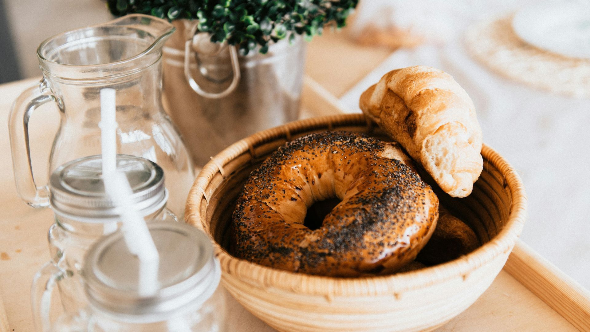 Bagels (Image via Pexels/Dmitry Zvolskiy)