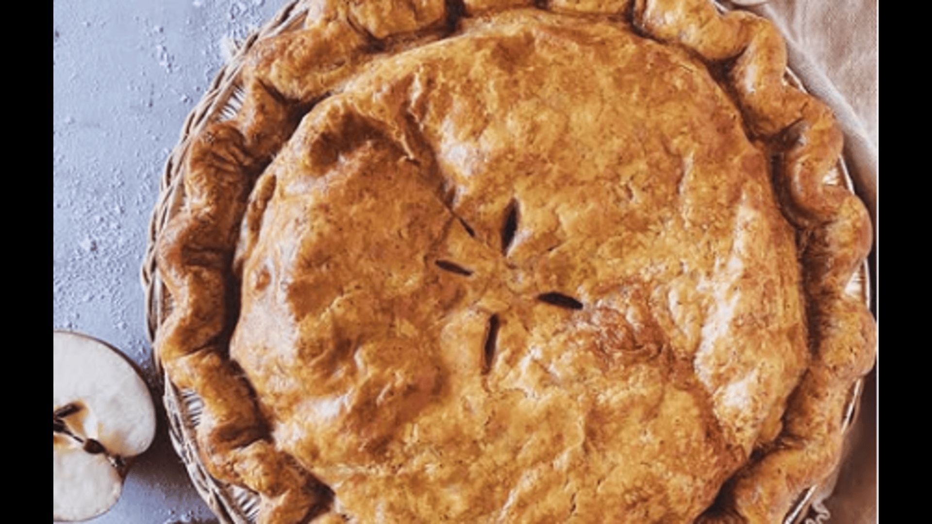 The golden crust of apple pie (Image via Instagram/@redhenbaking)