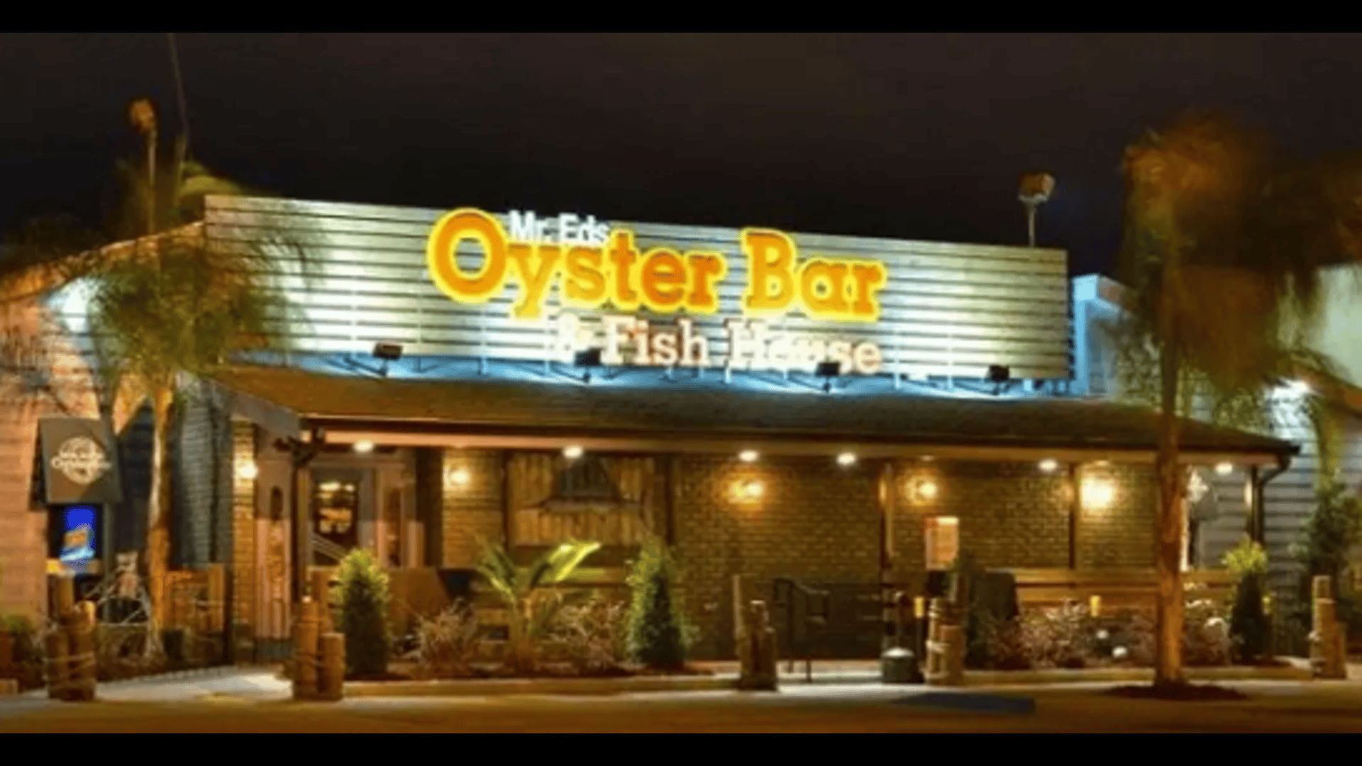 Mr. Ed&#039;s Seafood &amp; Oyster House (Image via mredsrestaurants.com)