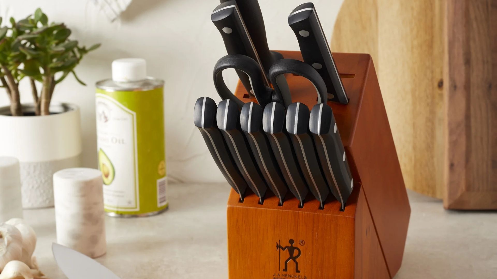 HENCKELS Dynamic 12-pc Knife Block Set - Cherry (Image via Walmart)