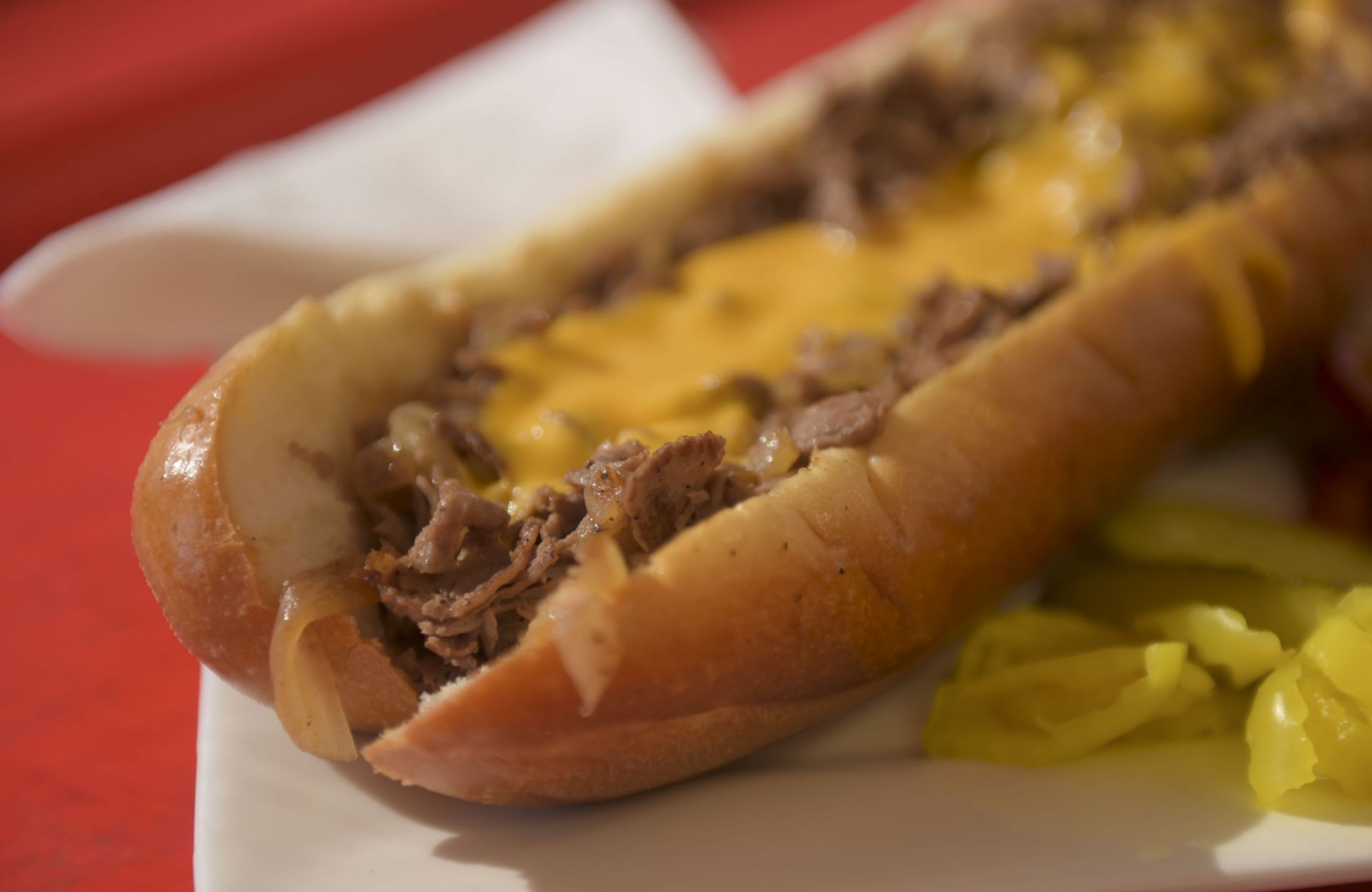 A cheesesteak (Image via Getty)