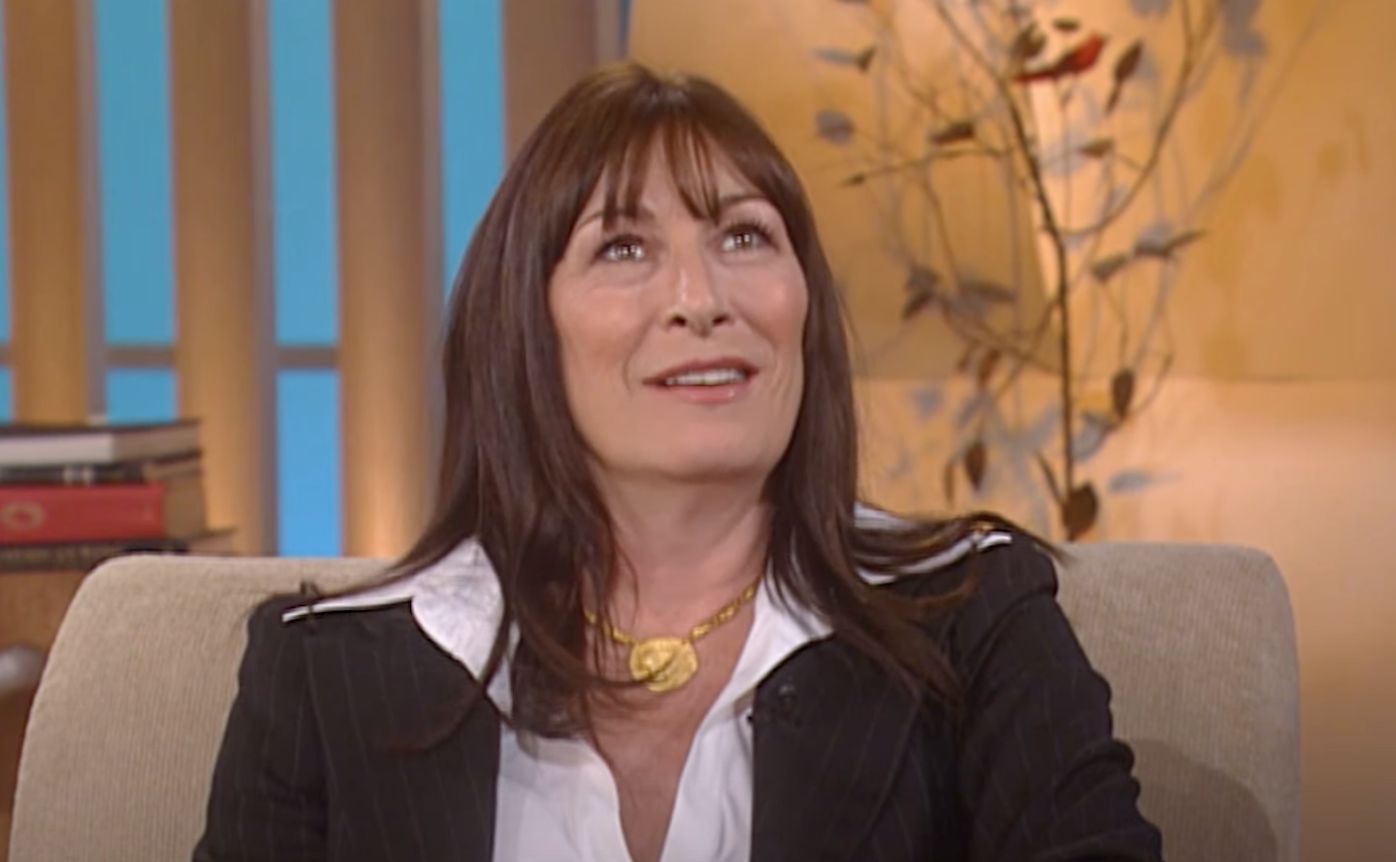 Anjelica Huston (Image Via YouTube/TheEllenShow)