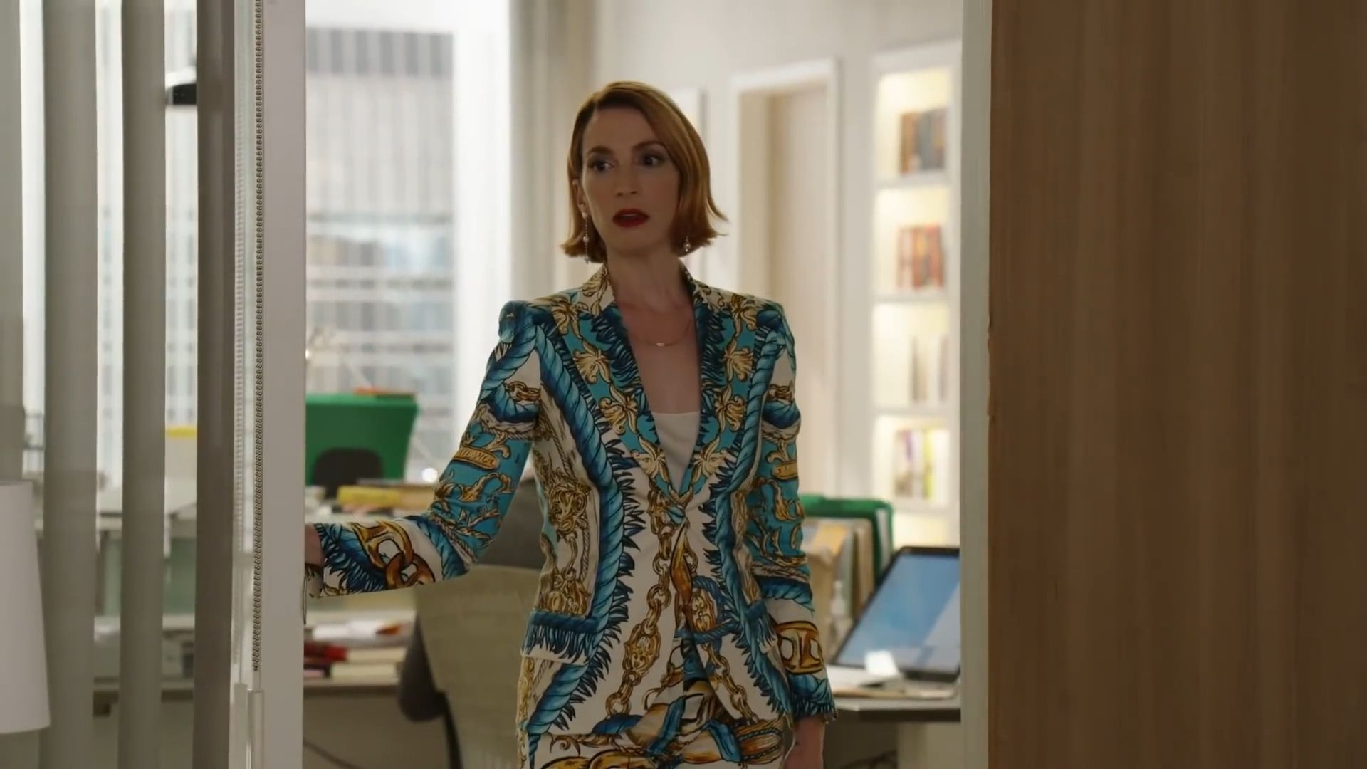 Molly Bernard in Younger| Image via Darren Star Productions