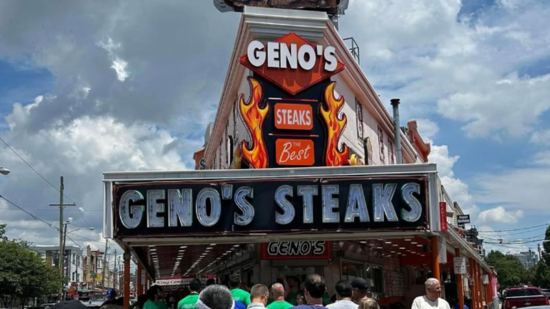 Geno&#039;s Steaks (Image via Instagram)