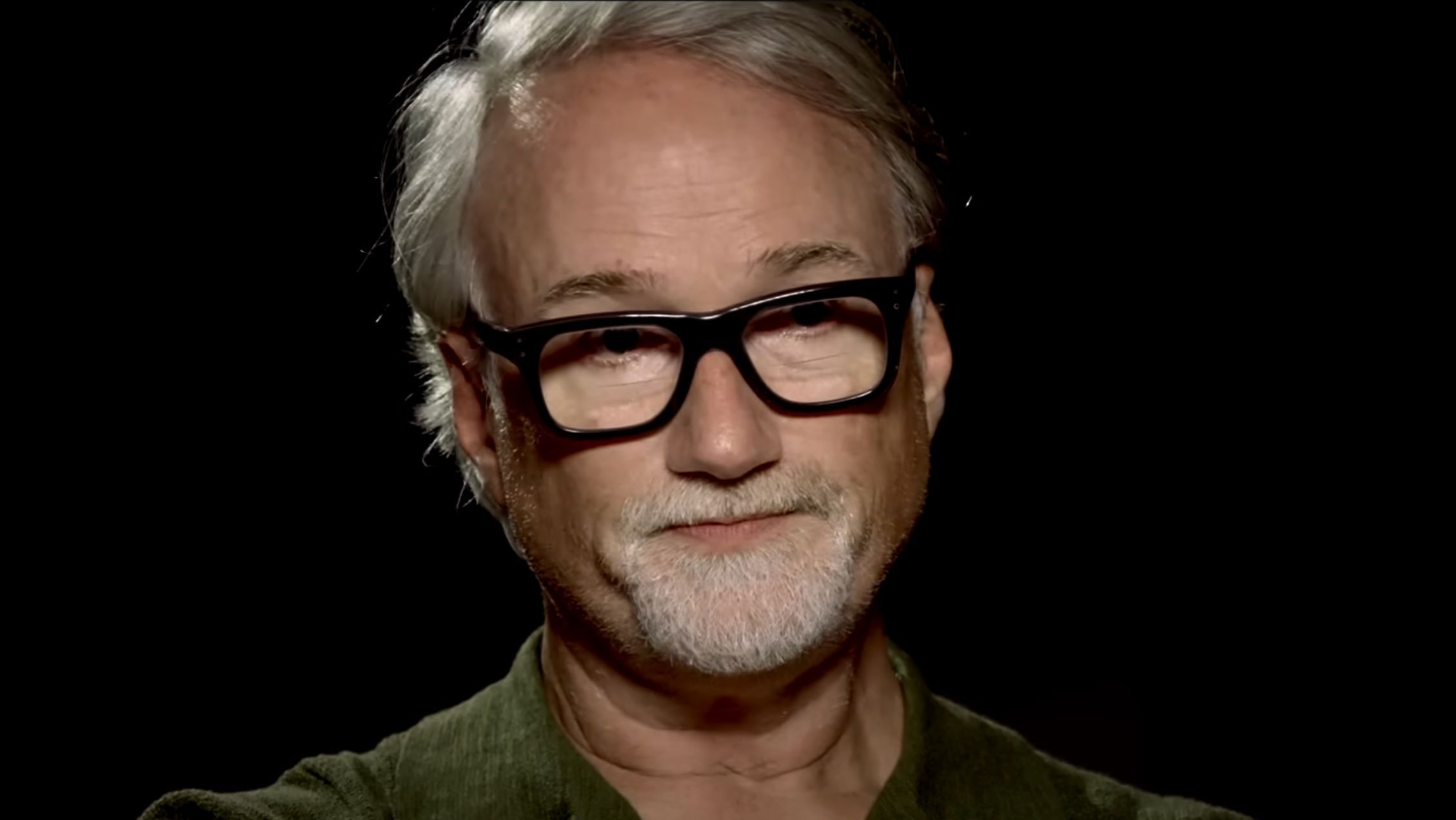 Director David Fincher (Image via YouTube/@stillwatchingnetflix)