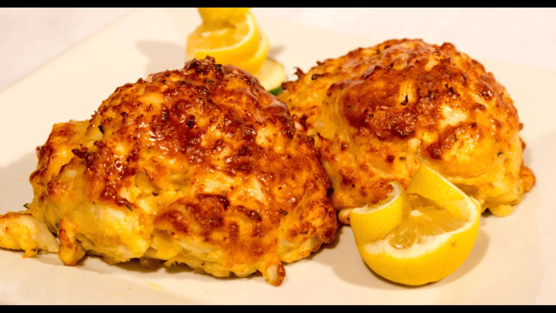 Crab cakes from Timbuktu (Image via timbukturestaurant.com)