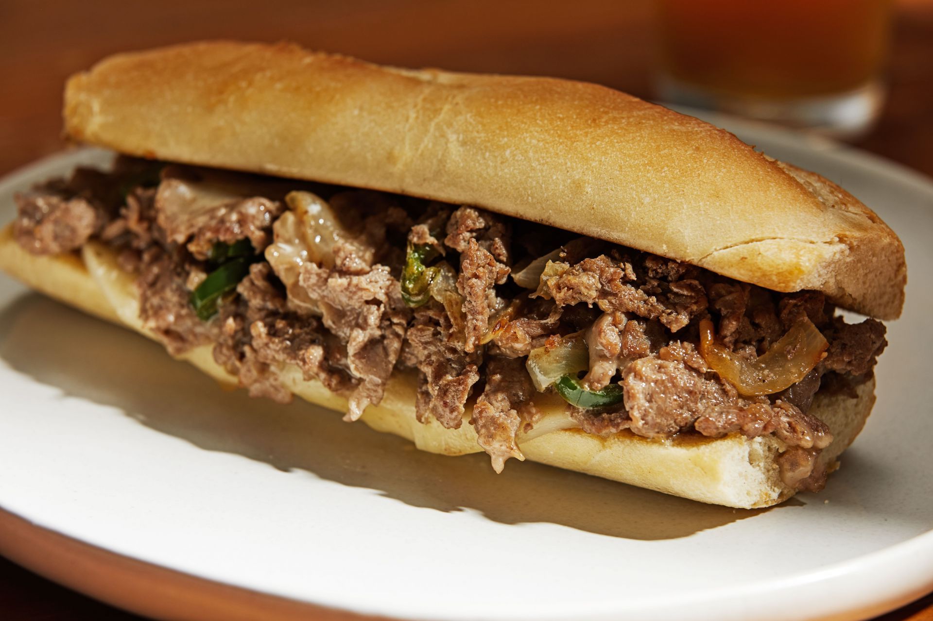 Cheesesteak (Image via Getty)