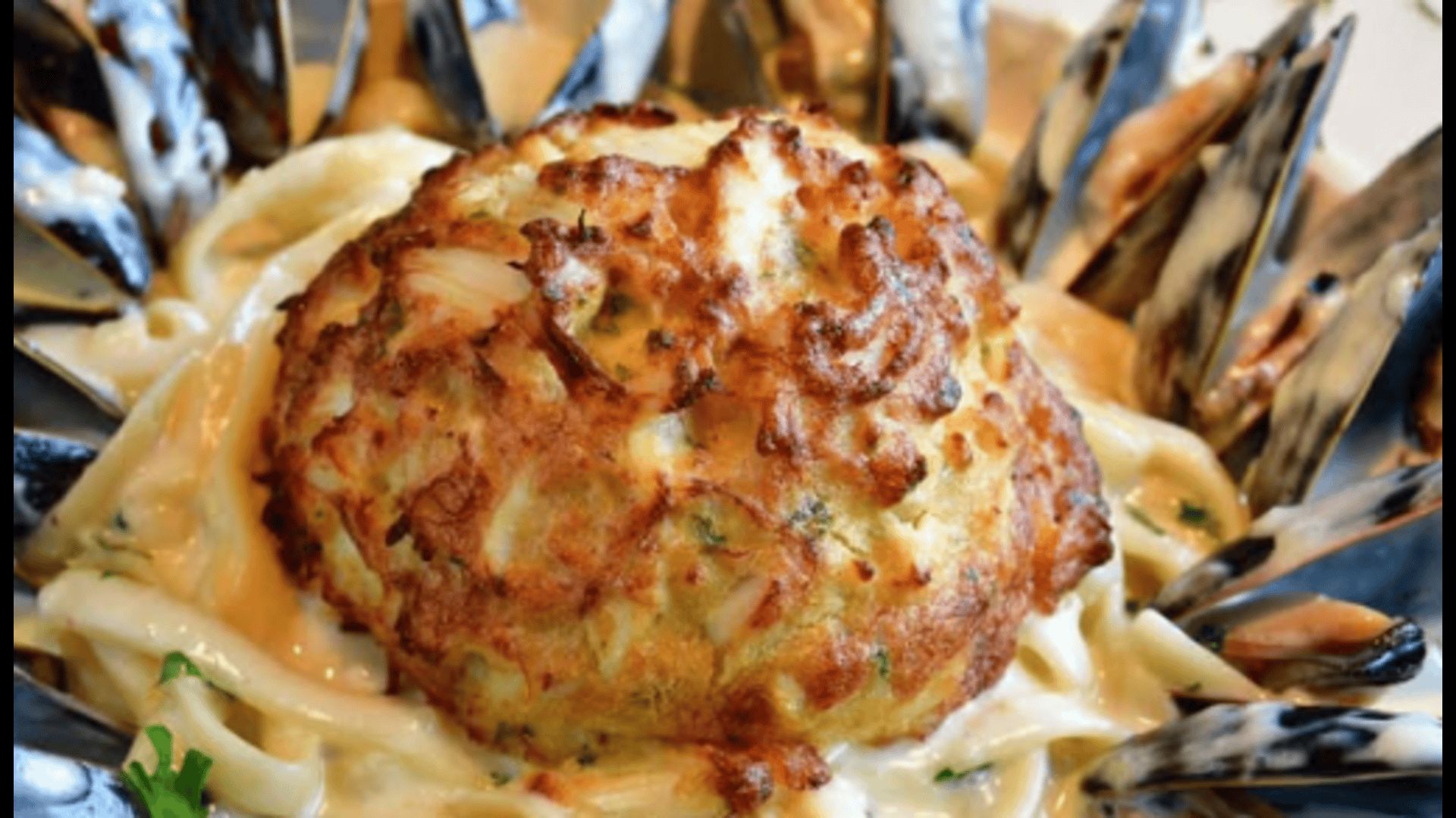 Jumbo Lump Crab Cake (Image via Instagram/@bythedocks)