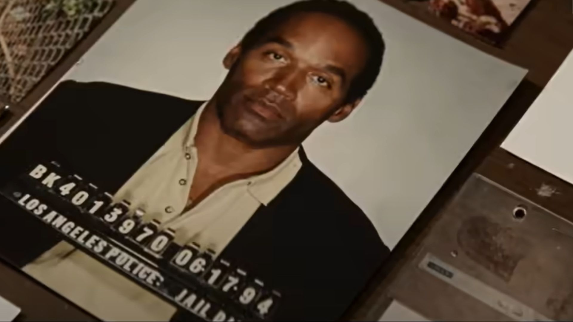 When was the American Manhunt: O. J Simpson chase? Details of the infamous 90-minute pursuit, explored (Image Source - netflix)