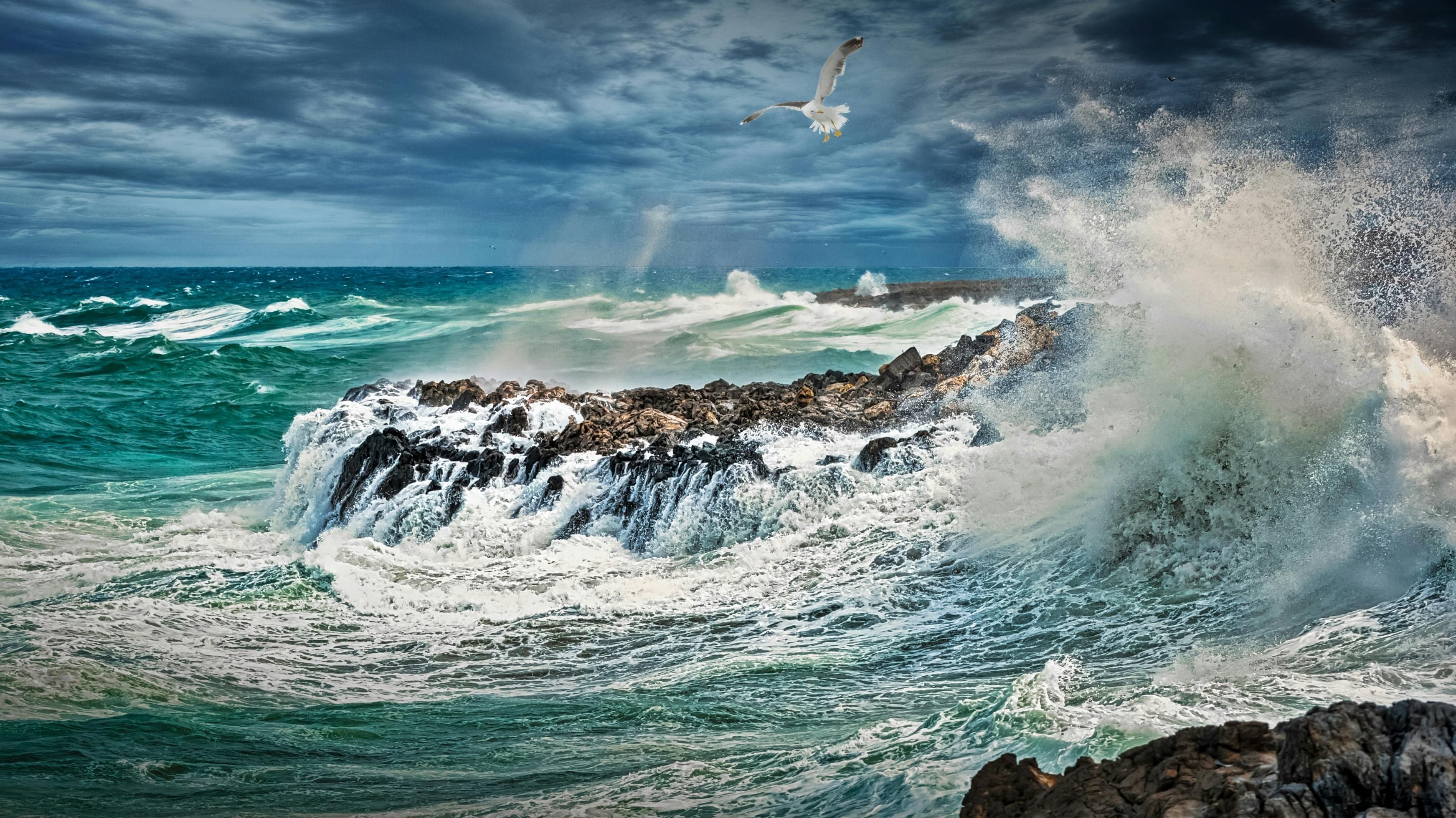 Tidal Waves (Image via GEORGE DESIPRIS / Pexels)