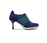 Sneex sneakers, which Kathy Bates wore at the Golden Globes.