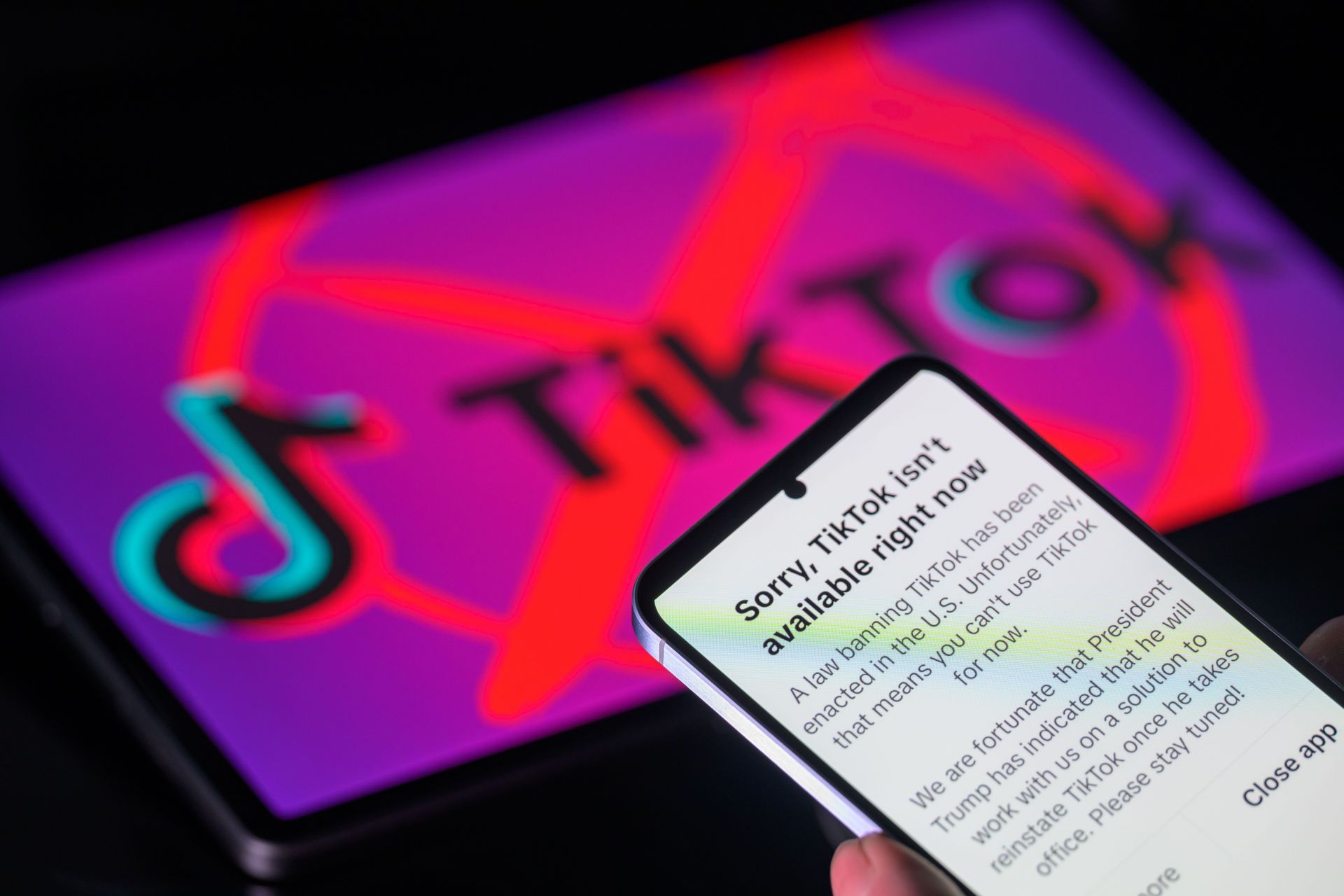 TikTok Ban Message - Photo Illustration - Source: Getty