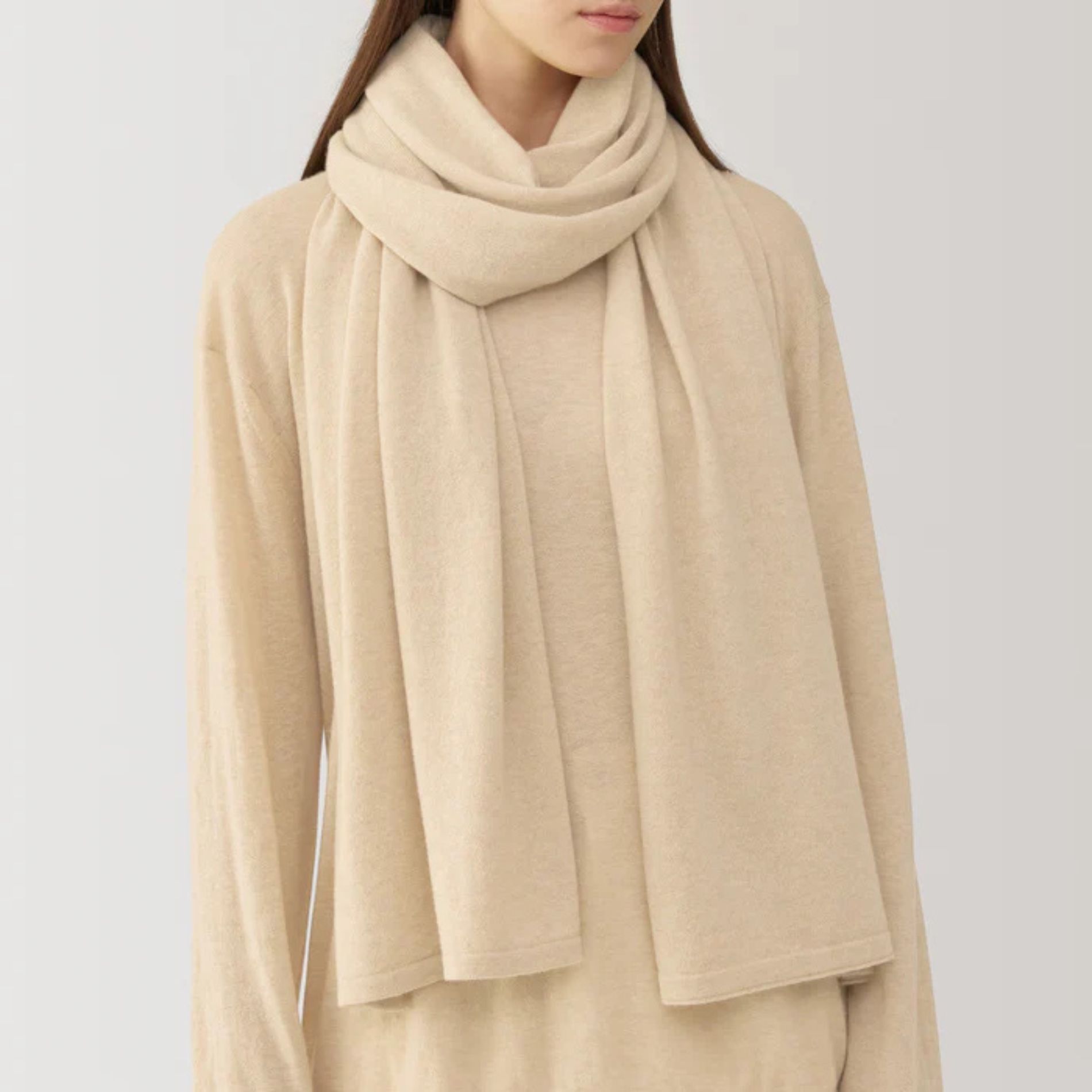 15% off on stole. (Image via MUJI)