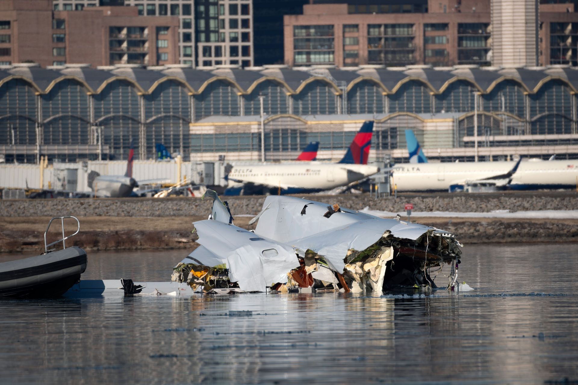 American Airlines Plane And Black Hawk Helicopter Crash Near Reagan National Airport - Source: Getty