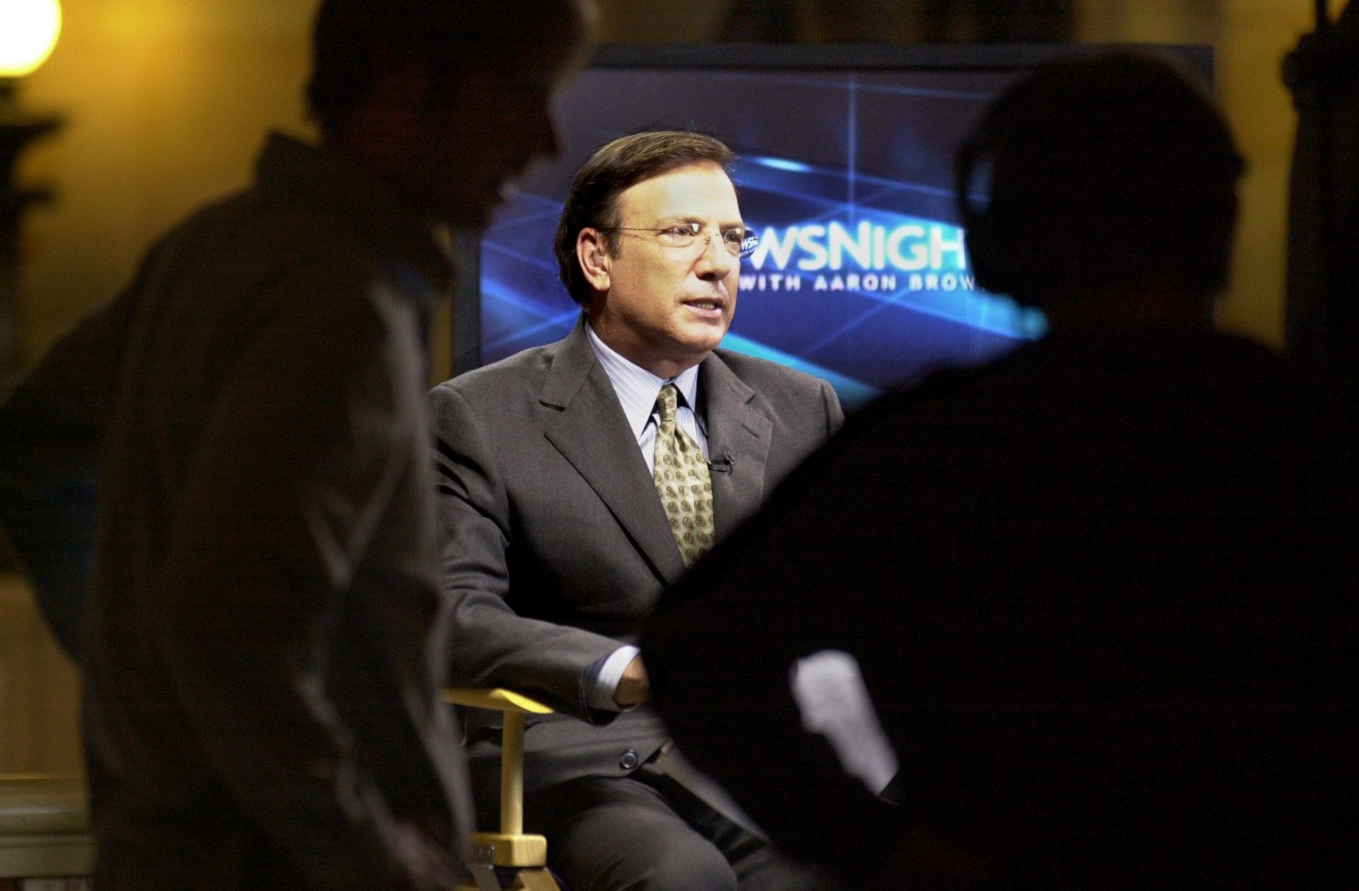 GENERAL INFORMATION: Aaron Brown broadcast his &quot;Newsnight&quot; show live from the Capitol.IN THIS PHOTO: St. Paul, Mn., Weds., Jan. 30, 2002--CNN Anchor Aaron Brown, a Minnesotan, broadcast his &quot;Newsnight&quot; show live from the  Capitol  Jan. 30 and 31.  (The - Source: Getty