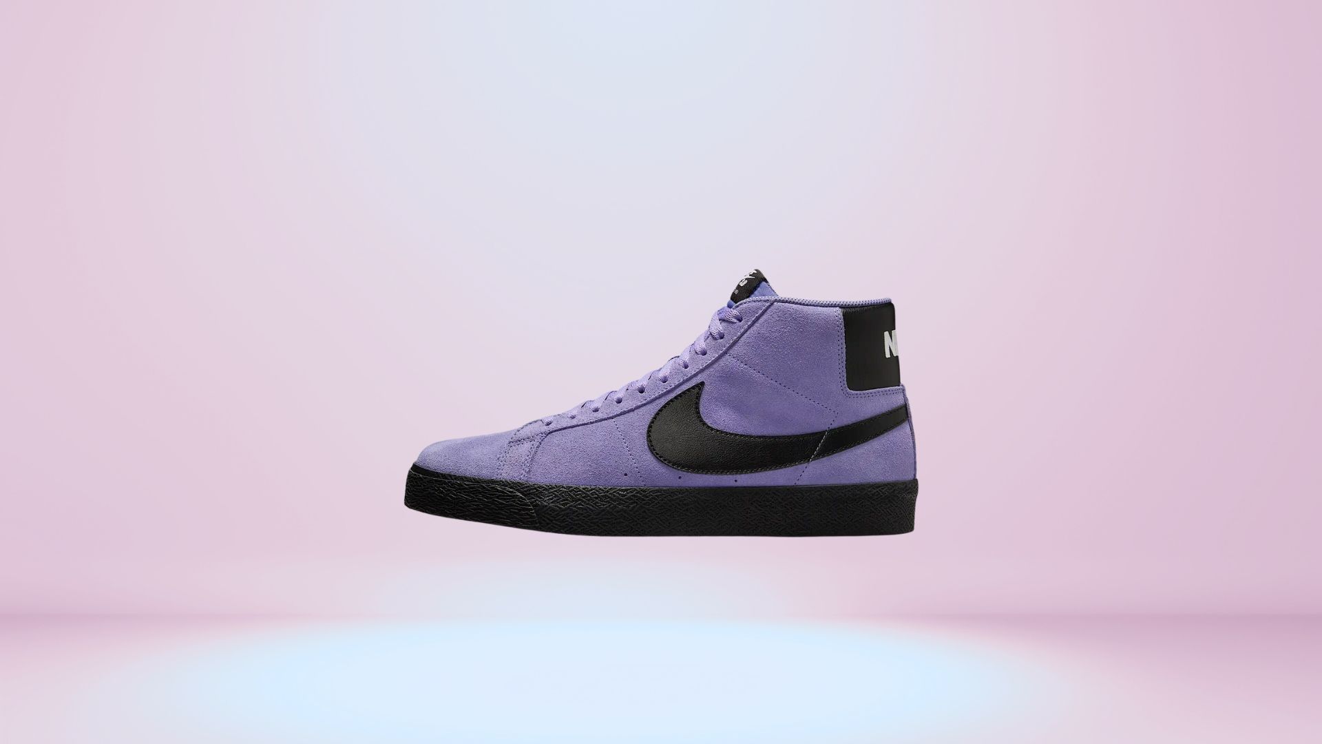 The Nike SB Blazer Mid Dusty Amethyst comes in a mid-cut design (Image via Nike) A quick peek into the sneakers brings you in contact with a Nike SB Swoosh logo and Air Zoom Print (Image via Nike)