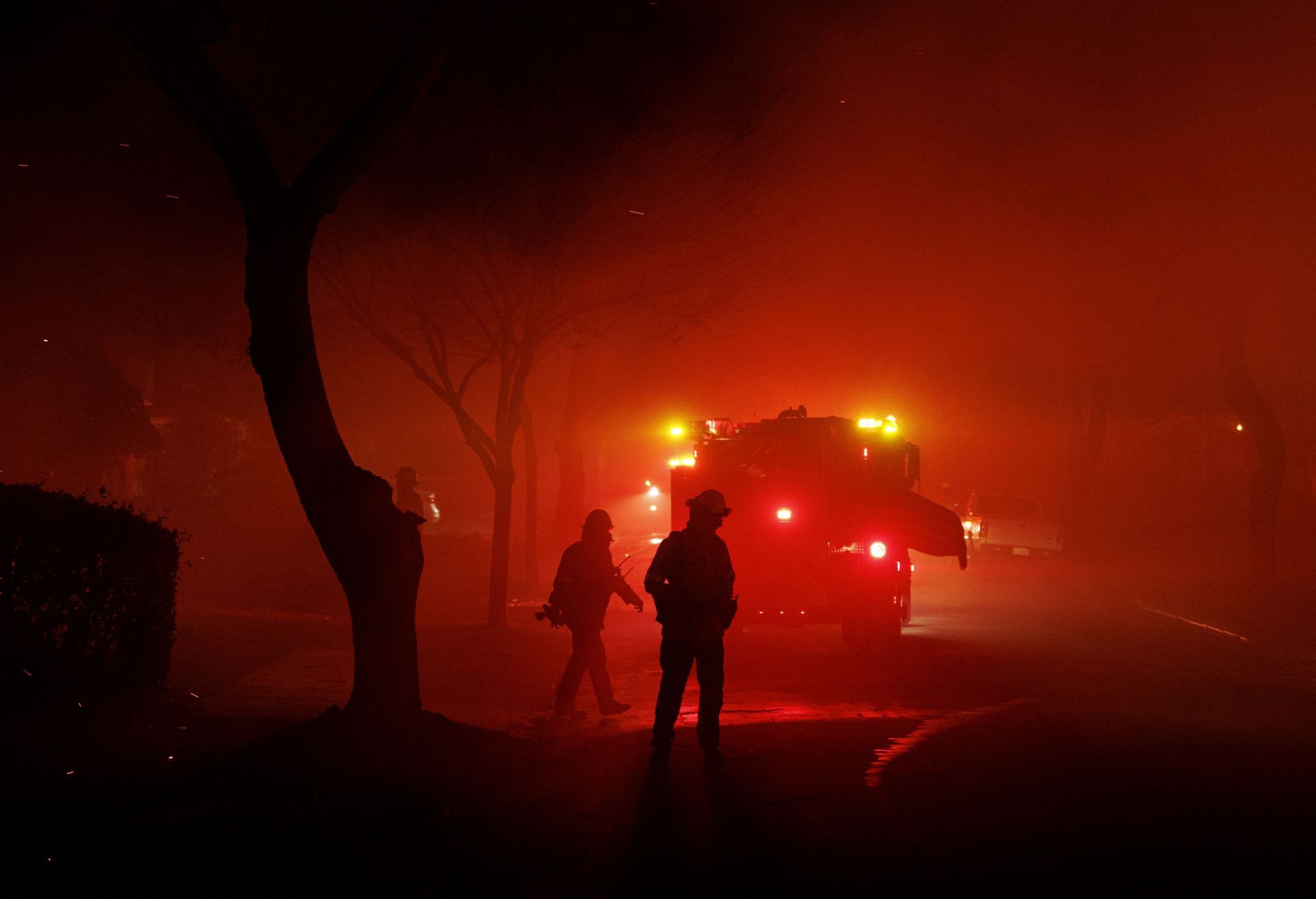 Eaton fire in Altadena, CA. (Image via Getty)