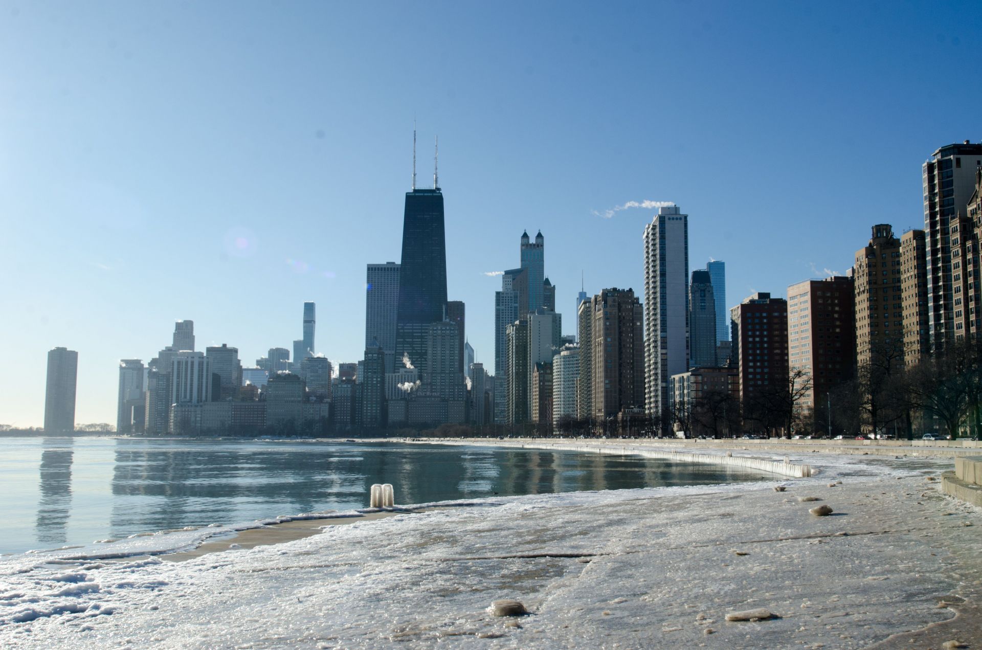 Overnight temperatures reach way below freezing in some parts of Illinois (Image via Getty)