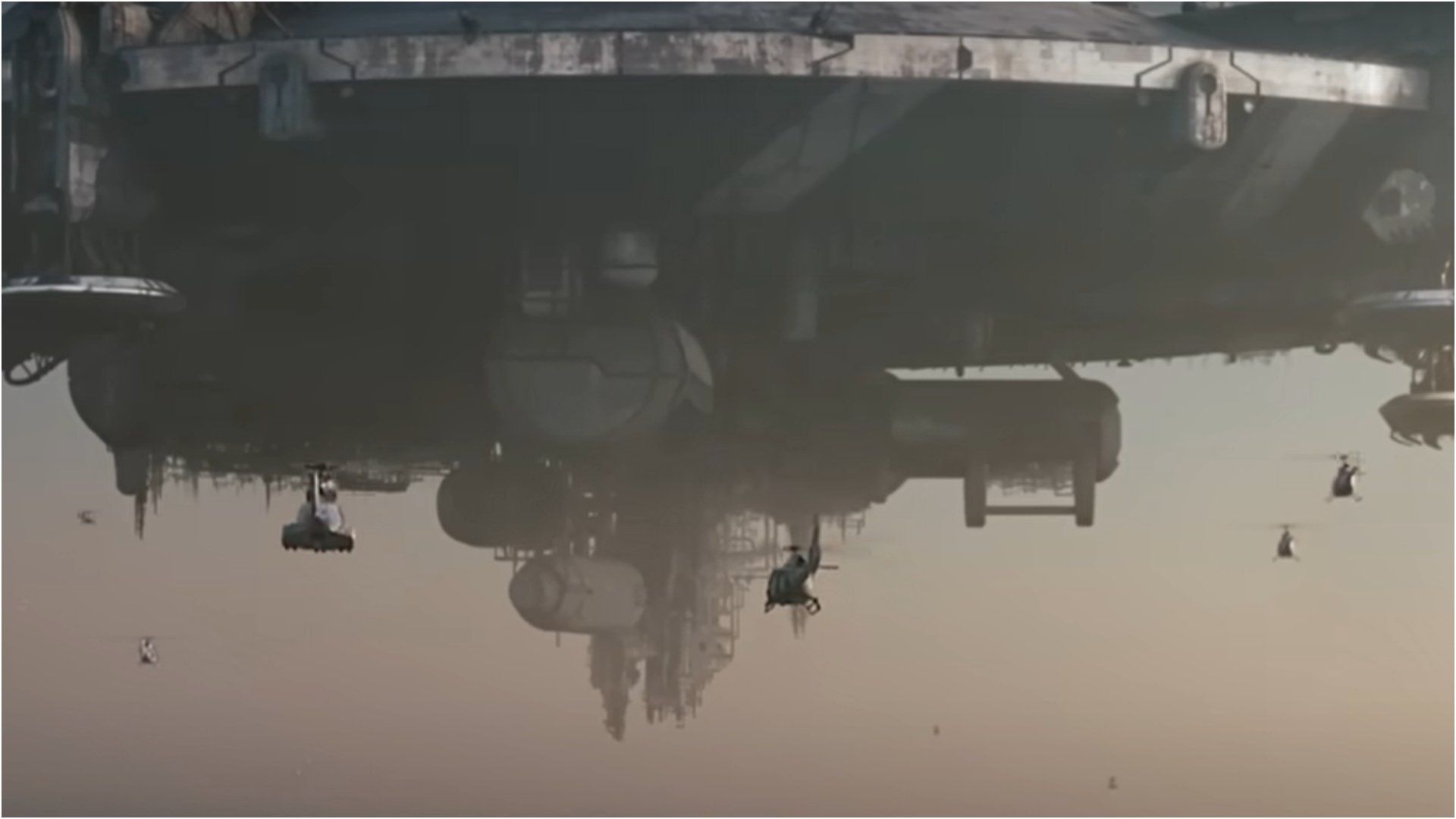 A still from District 9 | Image via Sony Pictures Entertainment YouTube