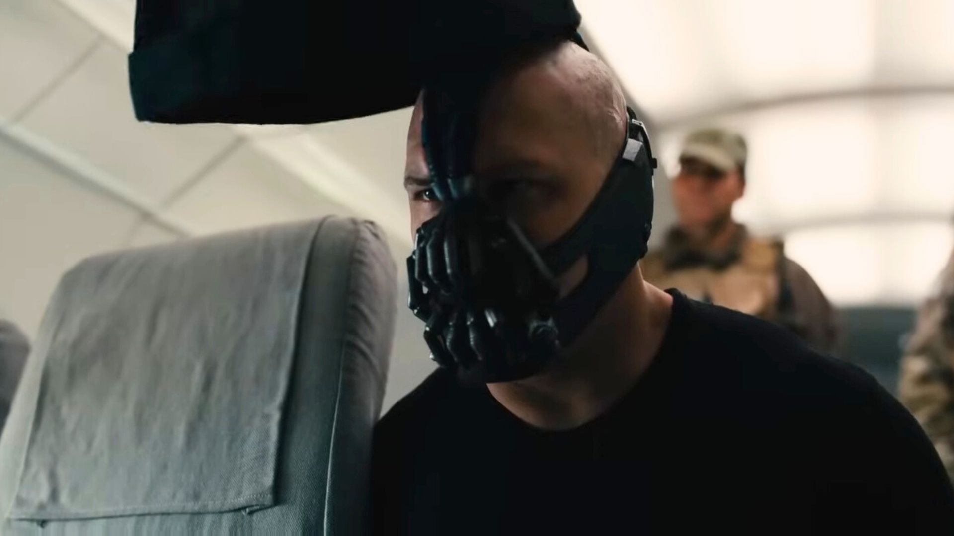 Tom Hardy in The Dark Knight Rises | Image via Warner Bros. Pictures