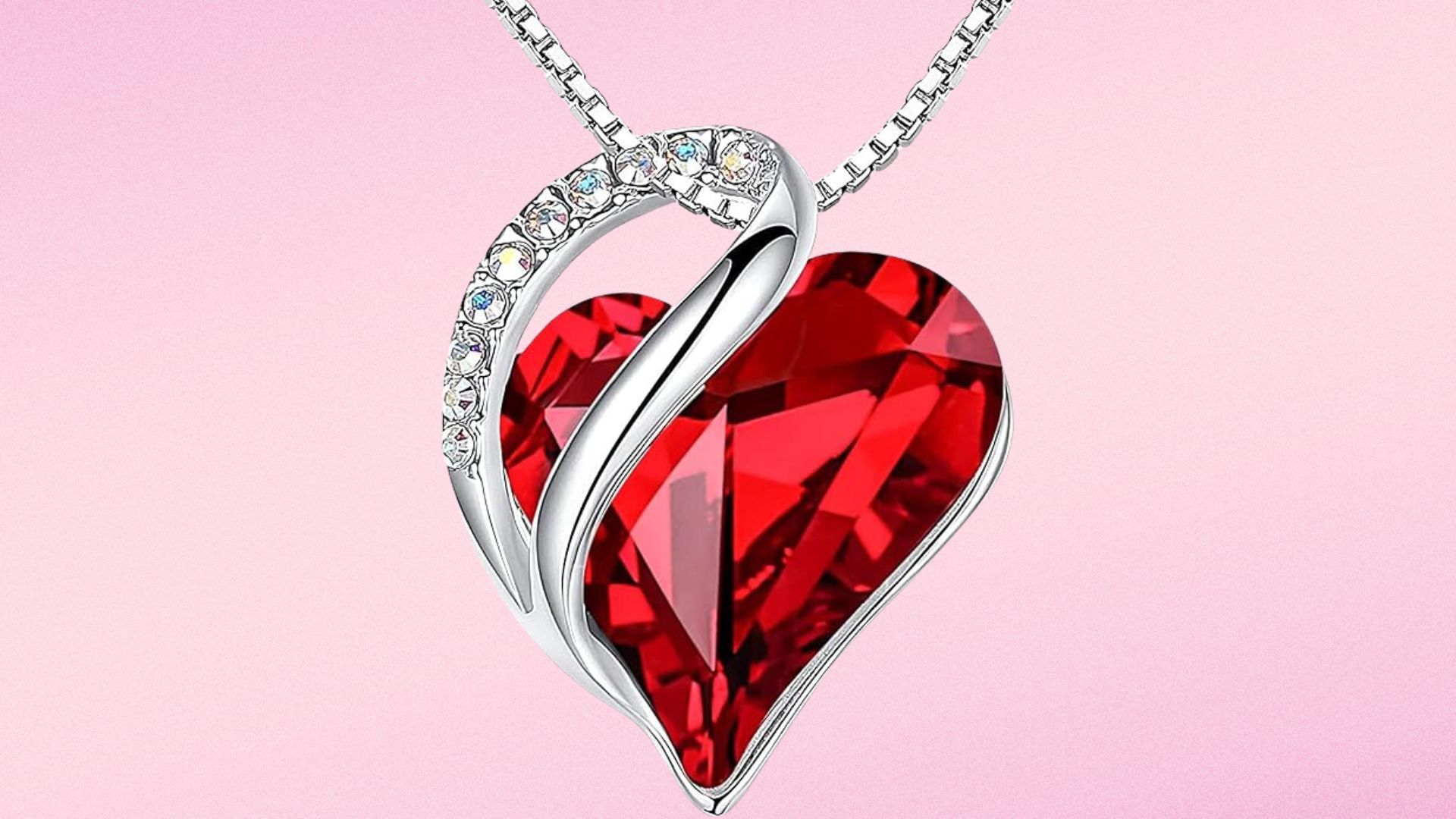 Leafael Love Heart Pendant for Valentine&#039;s Day 2025 (Image via Amazon)