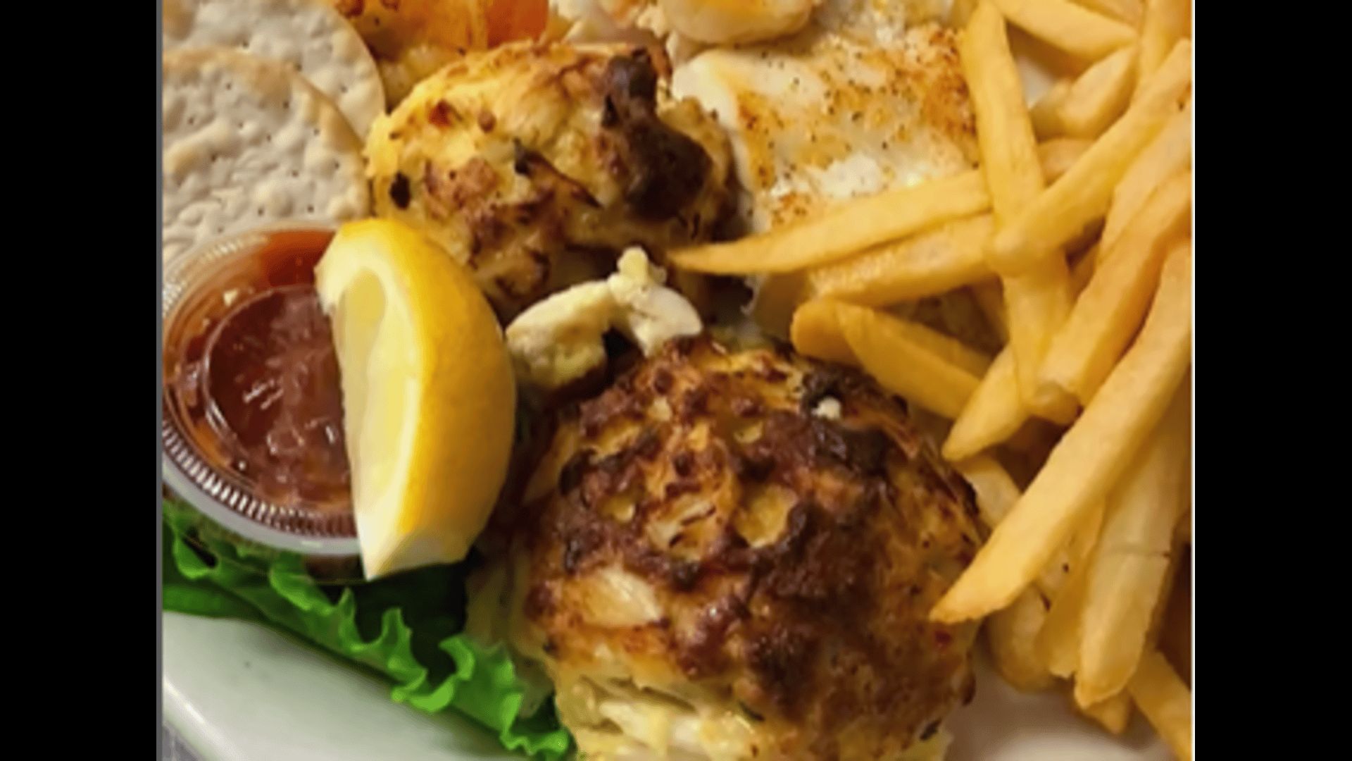 Crab cakes at Box Hill Pizzeria (Image via Instagram/@boxhillcrabcakes)