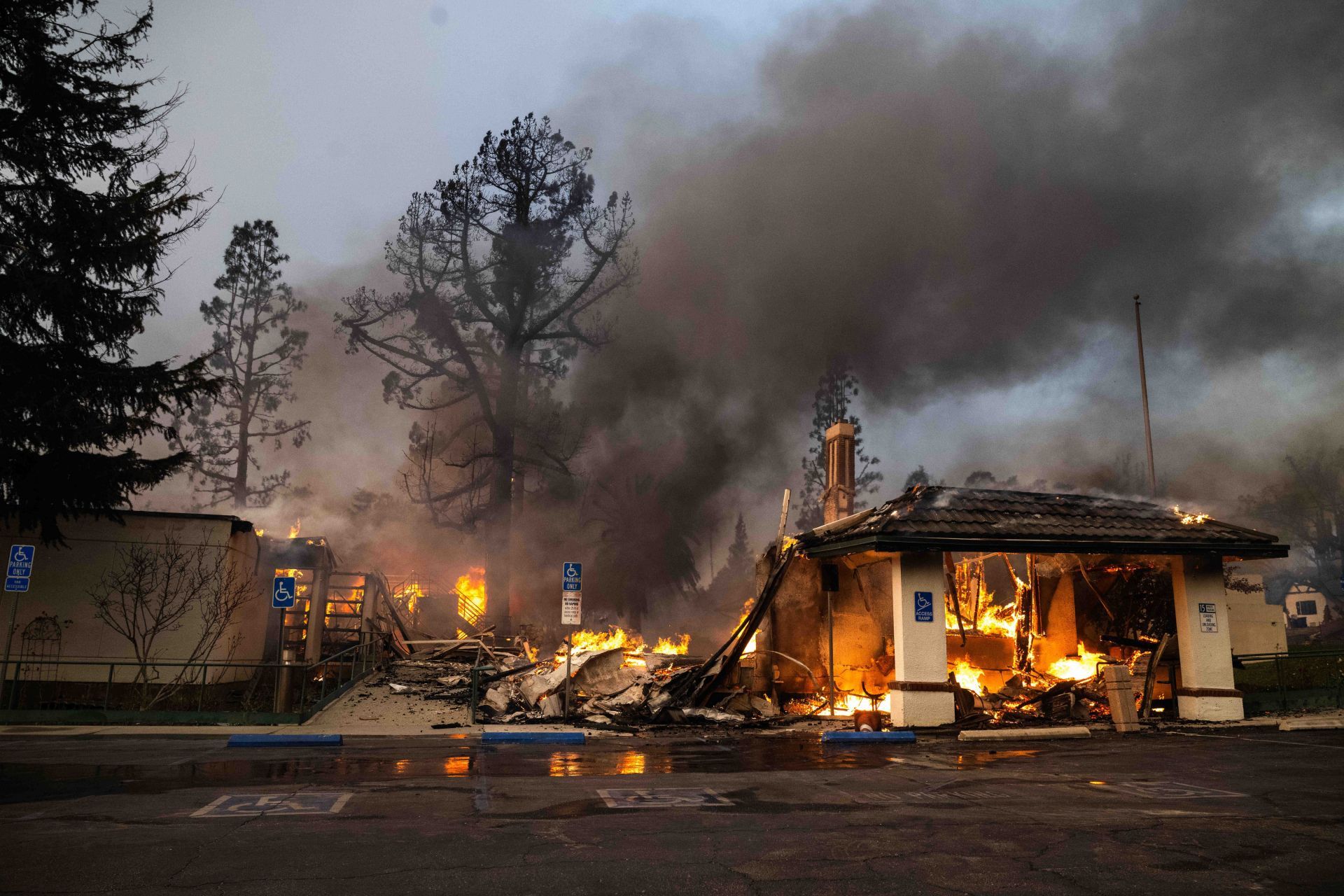 Powerful Winds Fuel Multiple Fires Across Los Angeles Area - Source: Getty