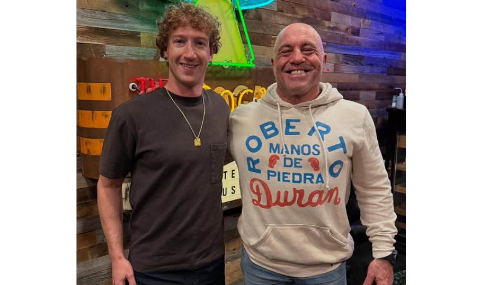 Mark Zuckerberg with Joe Rogen (Image via Instagram/@joerogan)