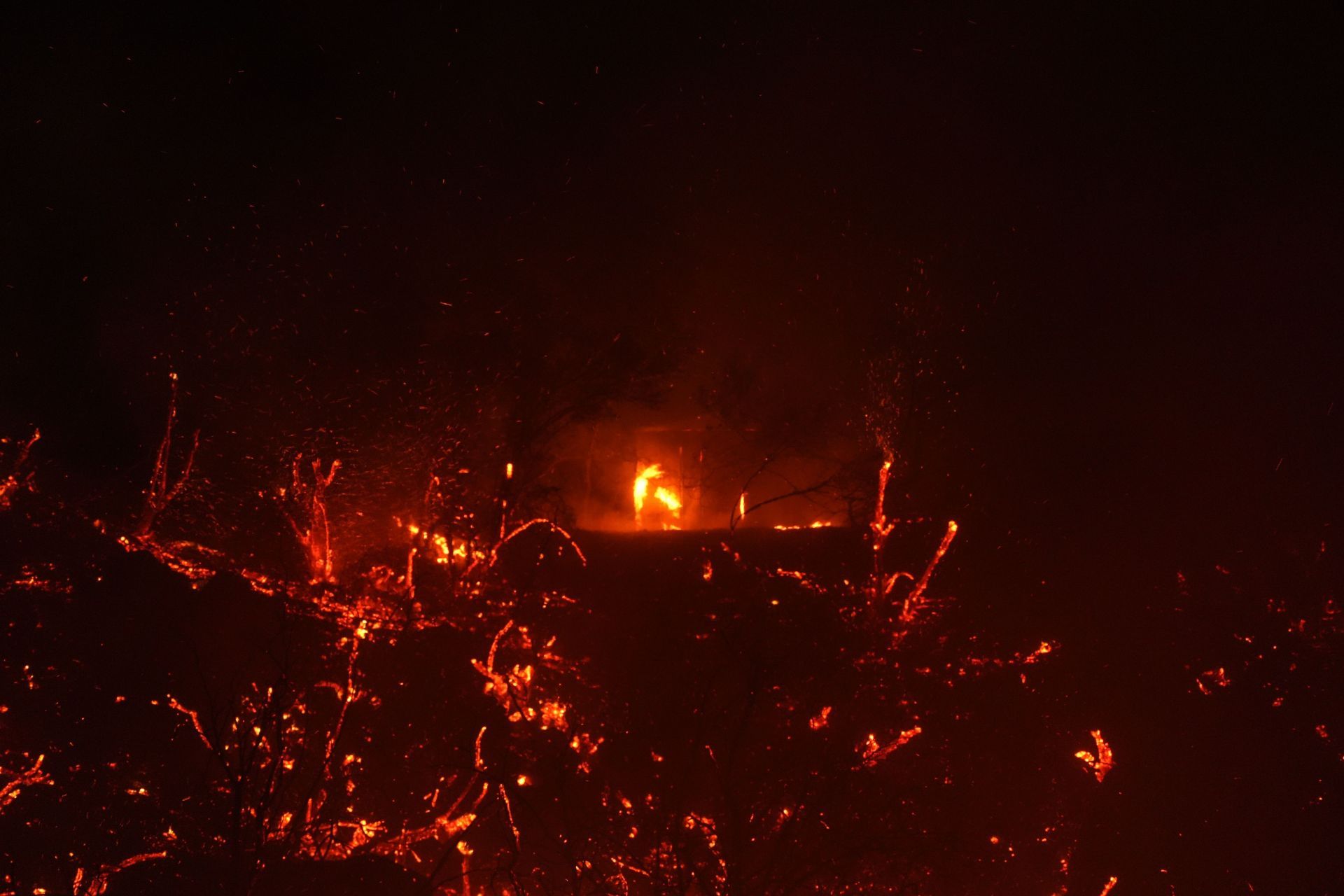 Los Angeles wildfires destroy thousands of structures, 10 deaths confirmed - Source: Getty