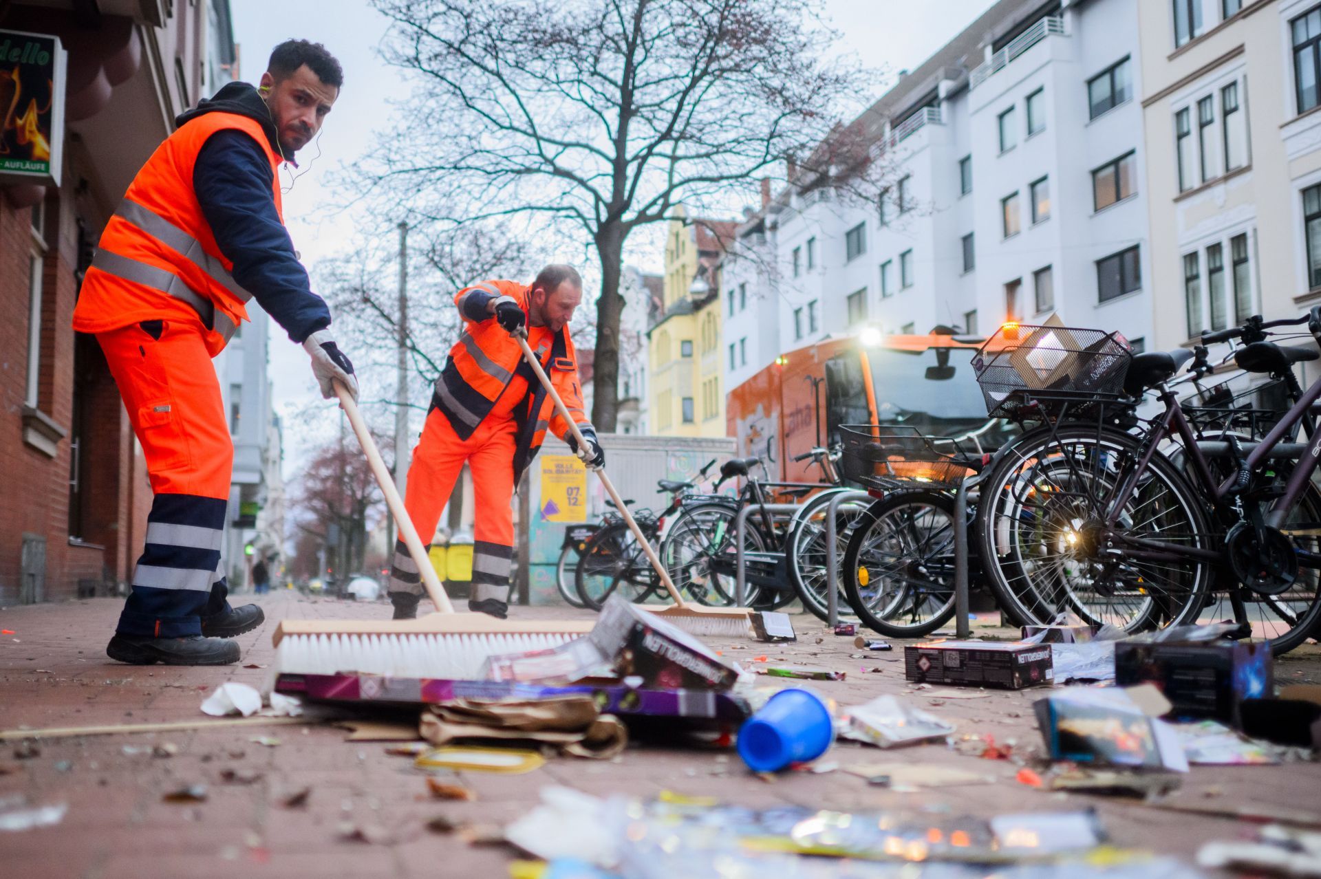 New Year - Clean-up work in Hanover - Source: Getty