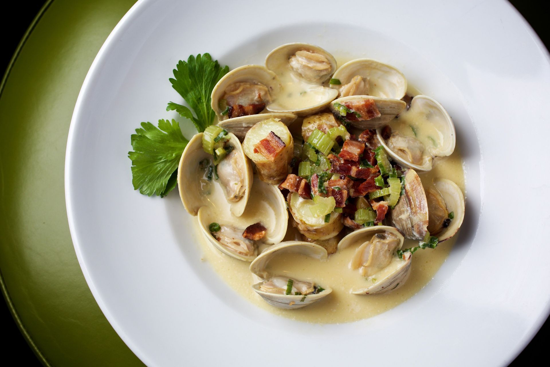 Clam Chowder (Image via Getty)