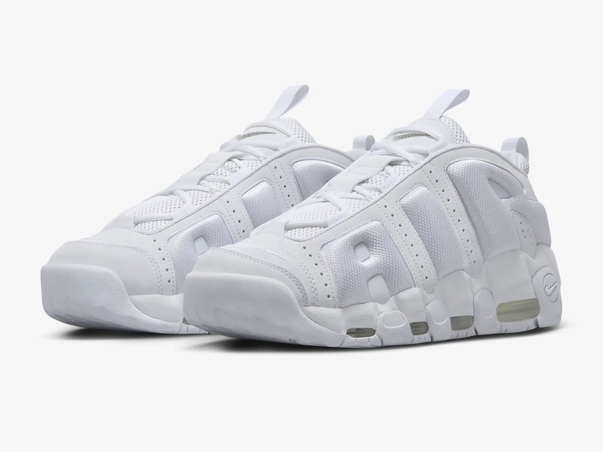 Nike Air More Uptempo Low &ldquo;Triple White&rdquo; sneakers (Image vis NIKE)