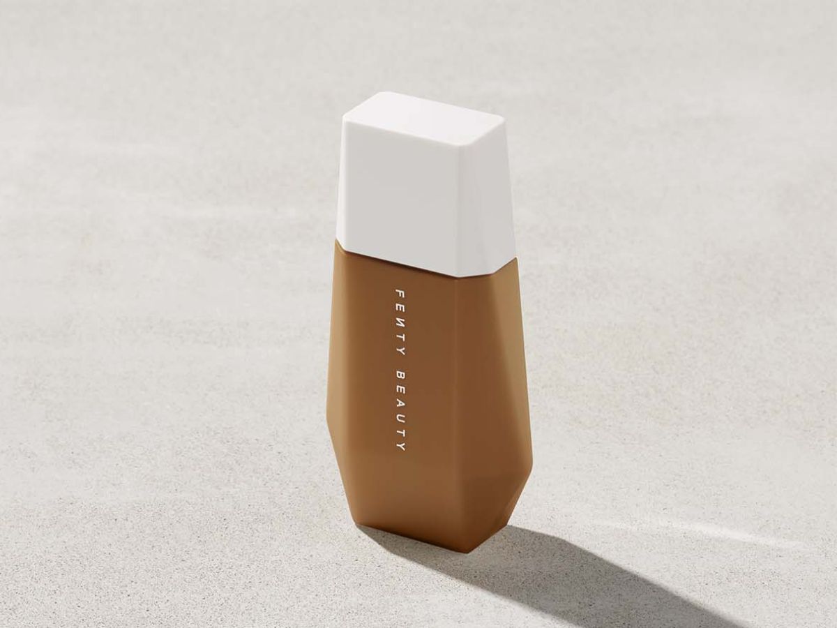 Fenty Beauty Eaze Drop Blurring Skin Tint (Image via Fenty Beauty)