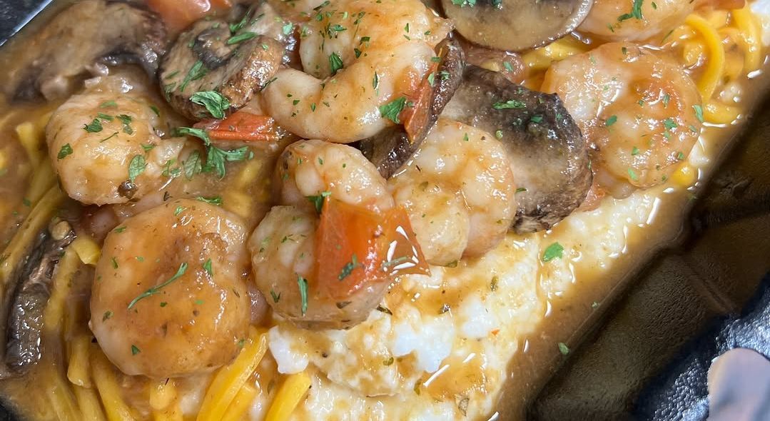 Shrimp and grit from Lil Dizzy&rsquo;s Cafe (Image via Instagram/@lildizzyscafe504)