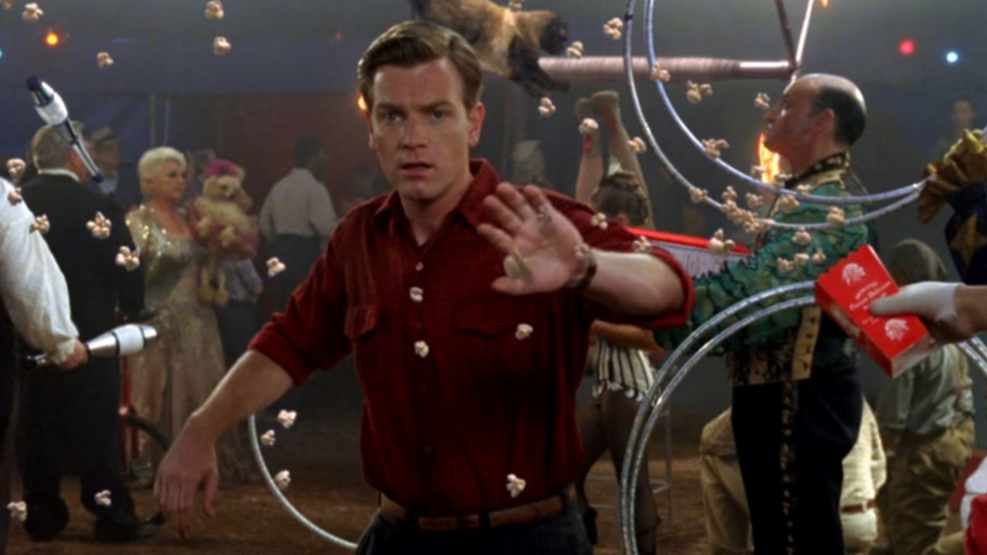 Ewan McGregor in Big Fish | Image via Columbia Pictures