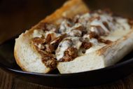 Cheesesteak (Image via Getty)